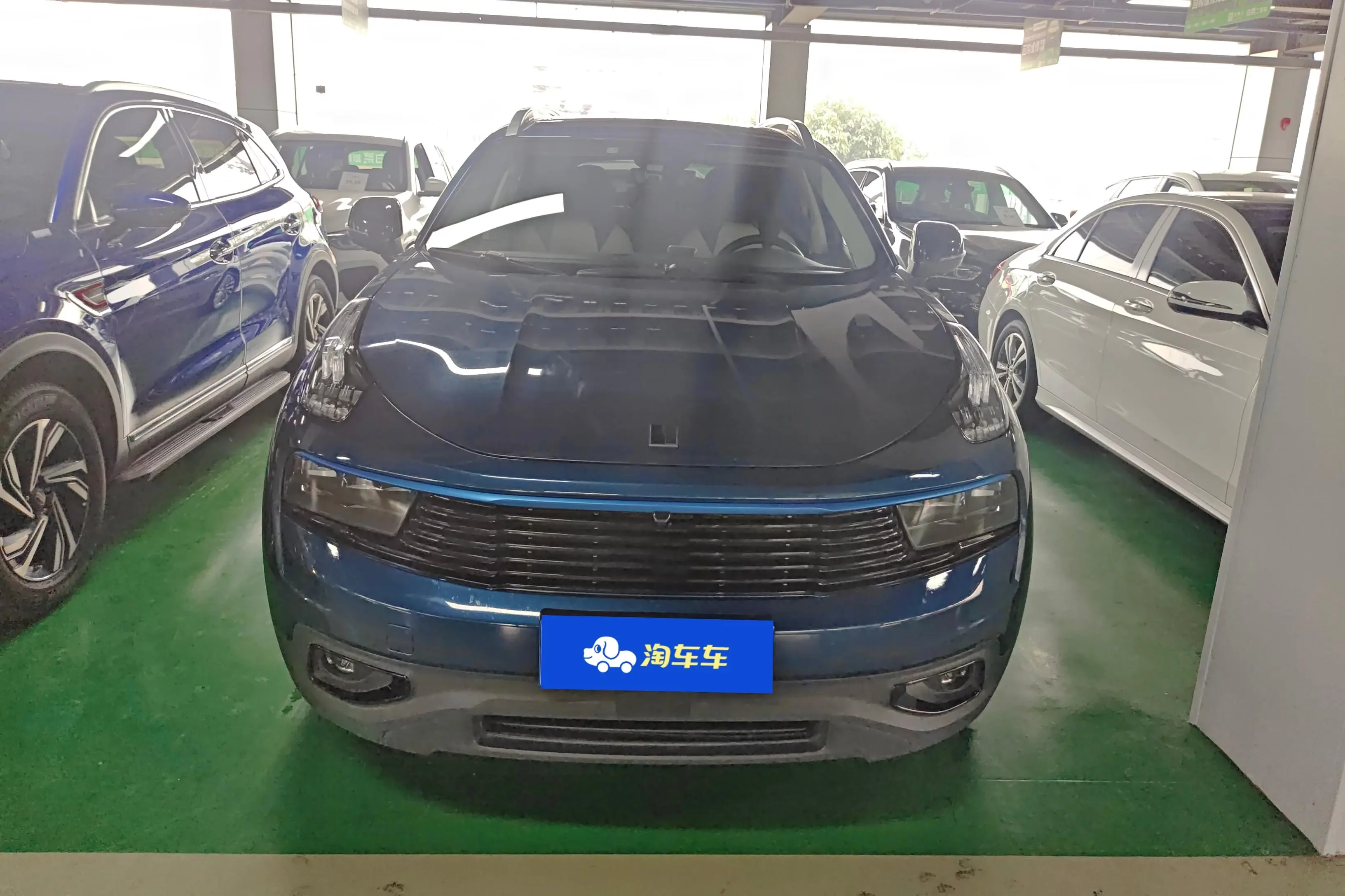 Lynk & Co 01