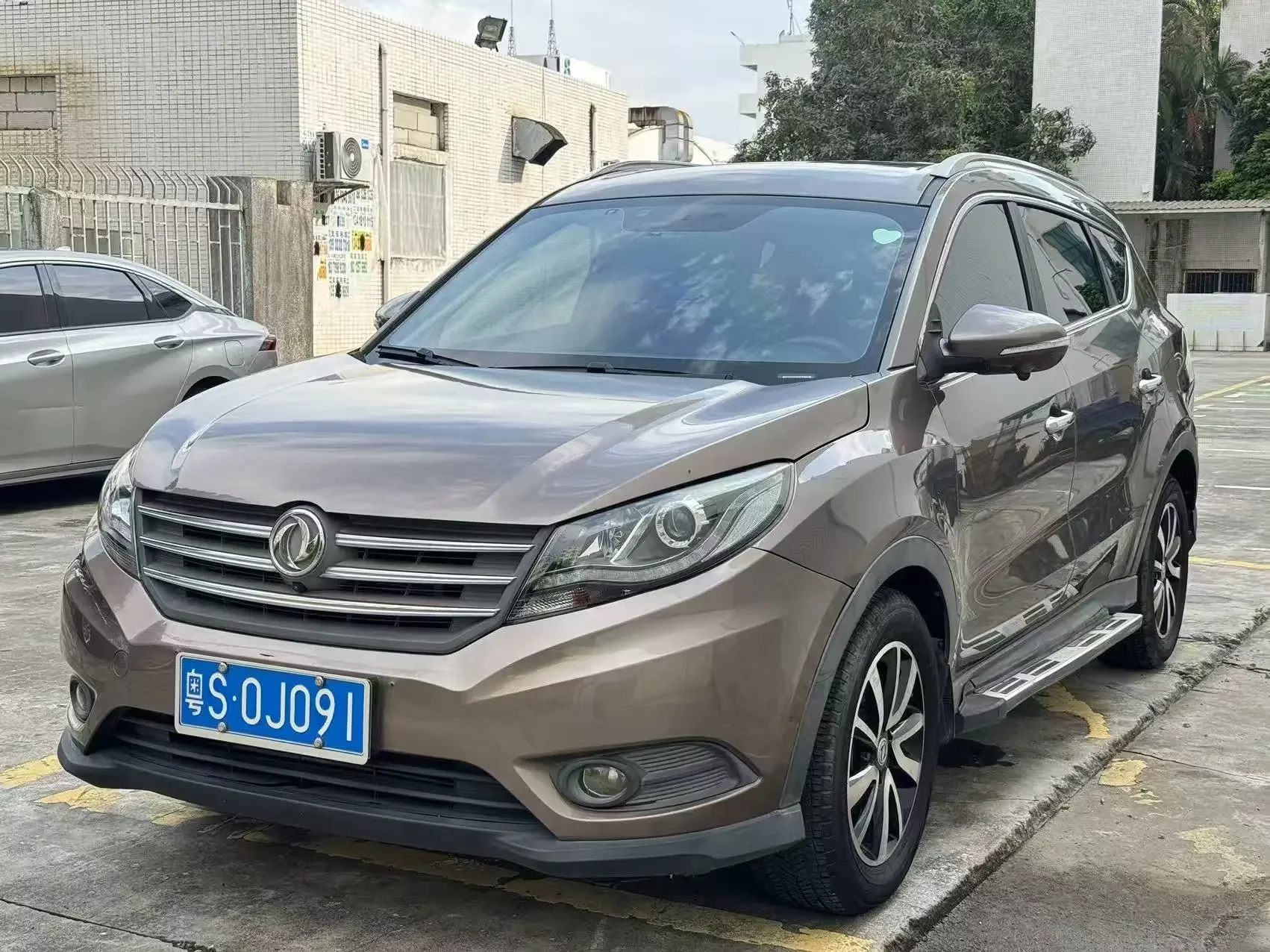 Dongfeng Fengon 580