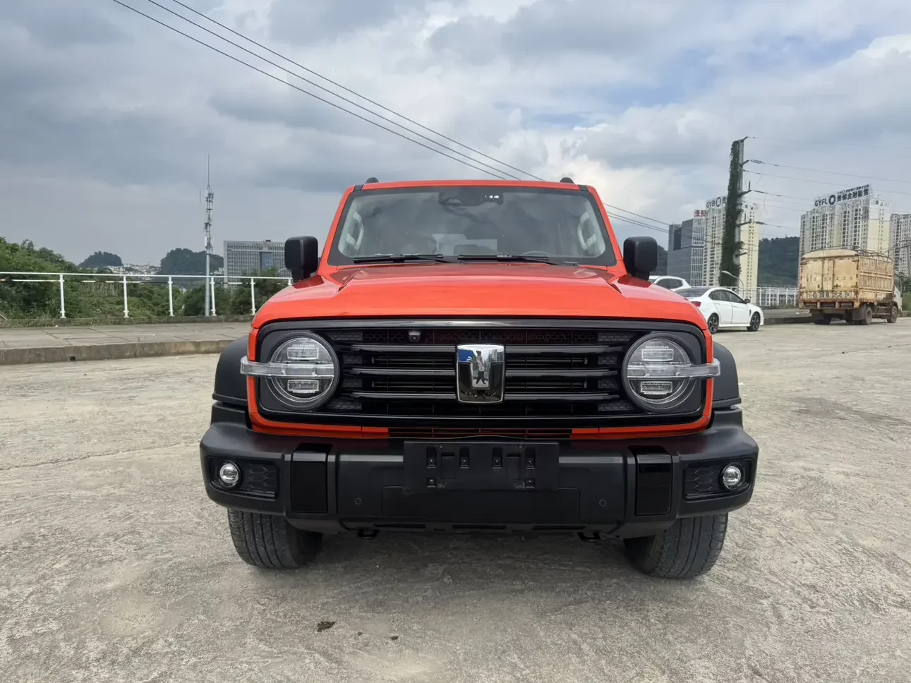 Tank 300