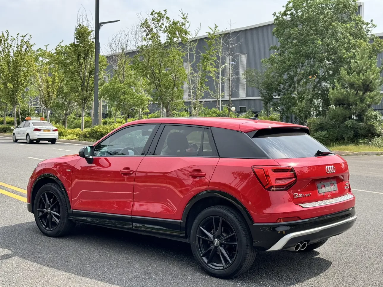 Audi Q2L