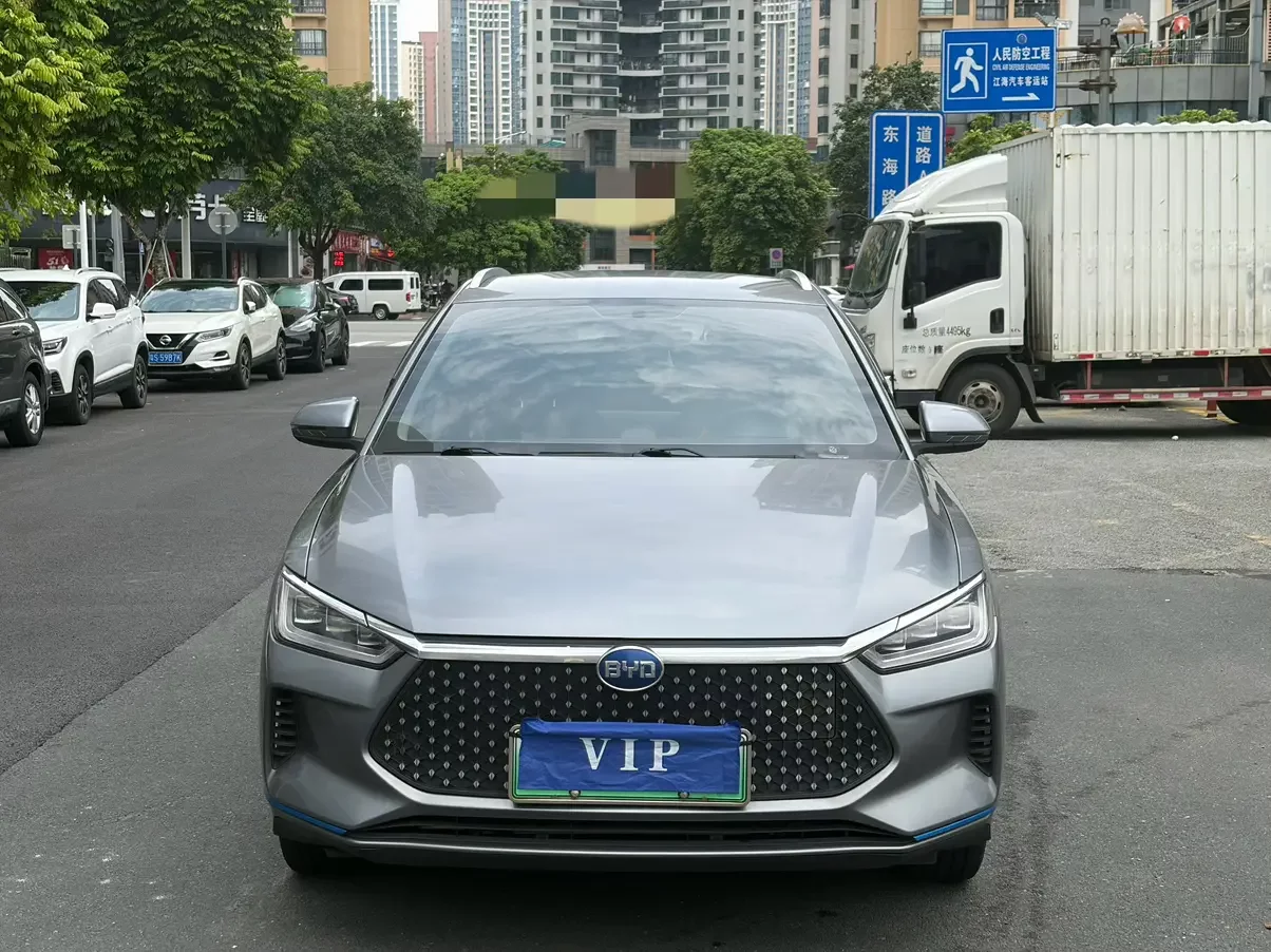 BYD e2