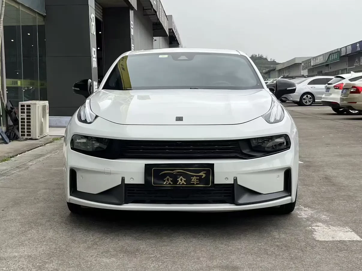 Lynk & Co 03