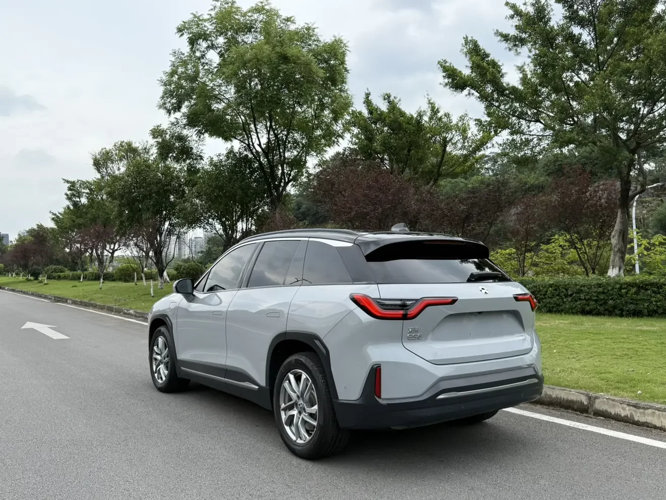 NIO ES6