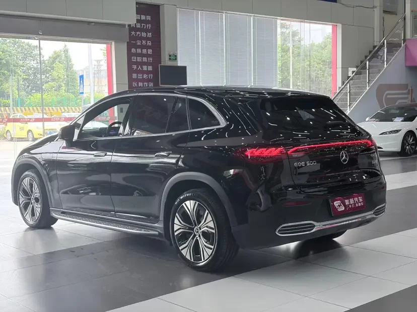 Mercedes-Benz EQE SUV