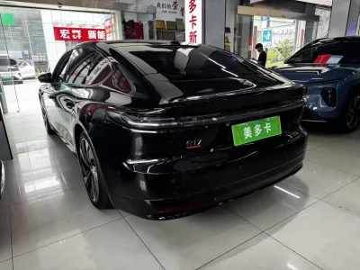 NIO ET7
