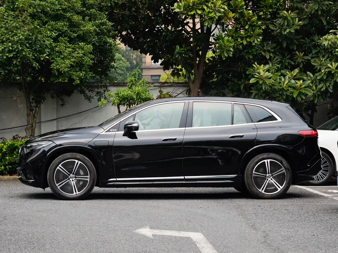 Mercedes-Benz EQS SUV