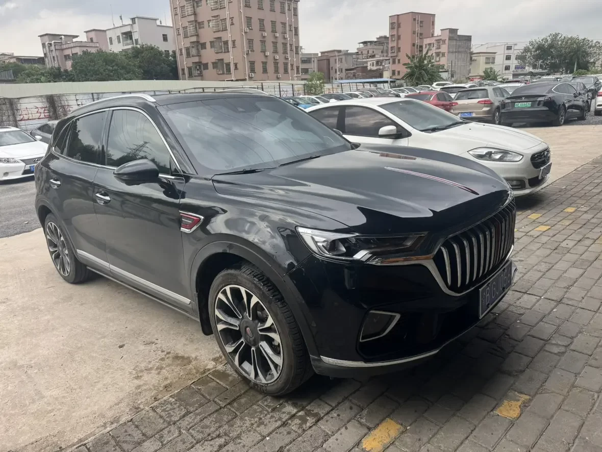 Hongqi HS5