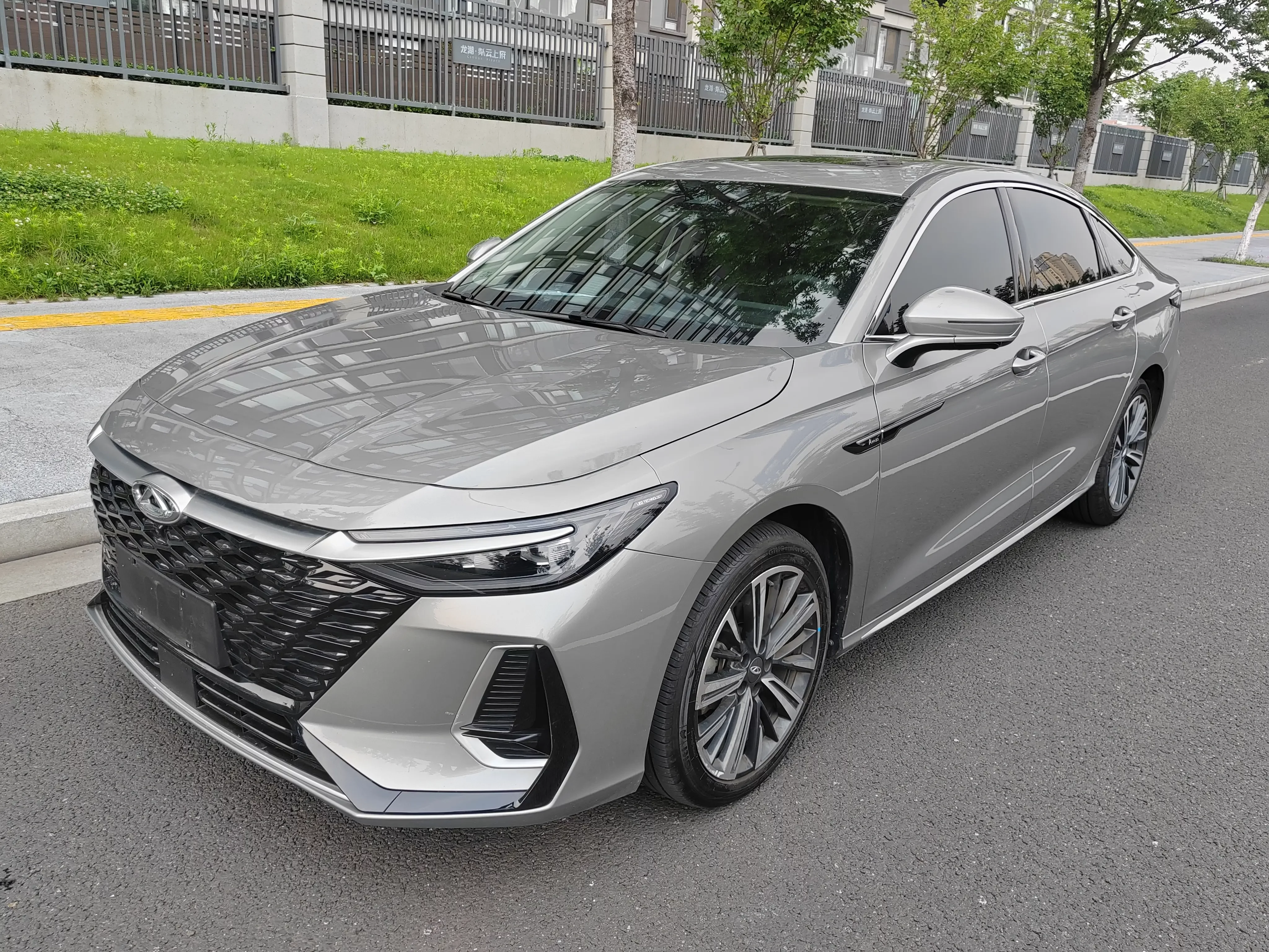 Chery Arrizo 8
