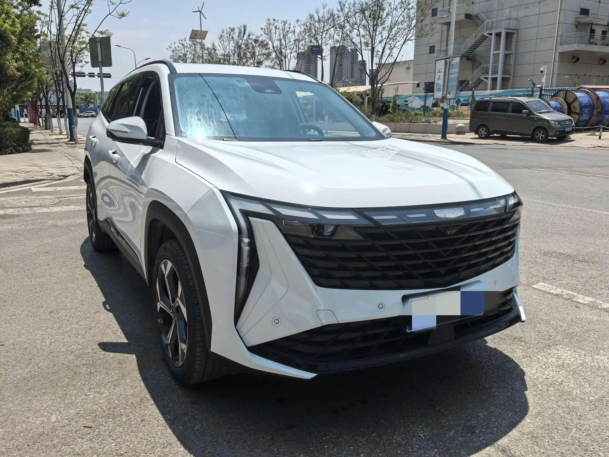 Geely Atlas L