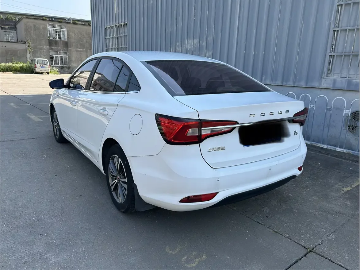 Roewe i5