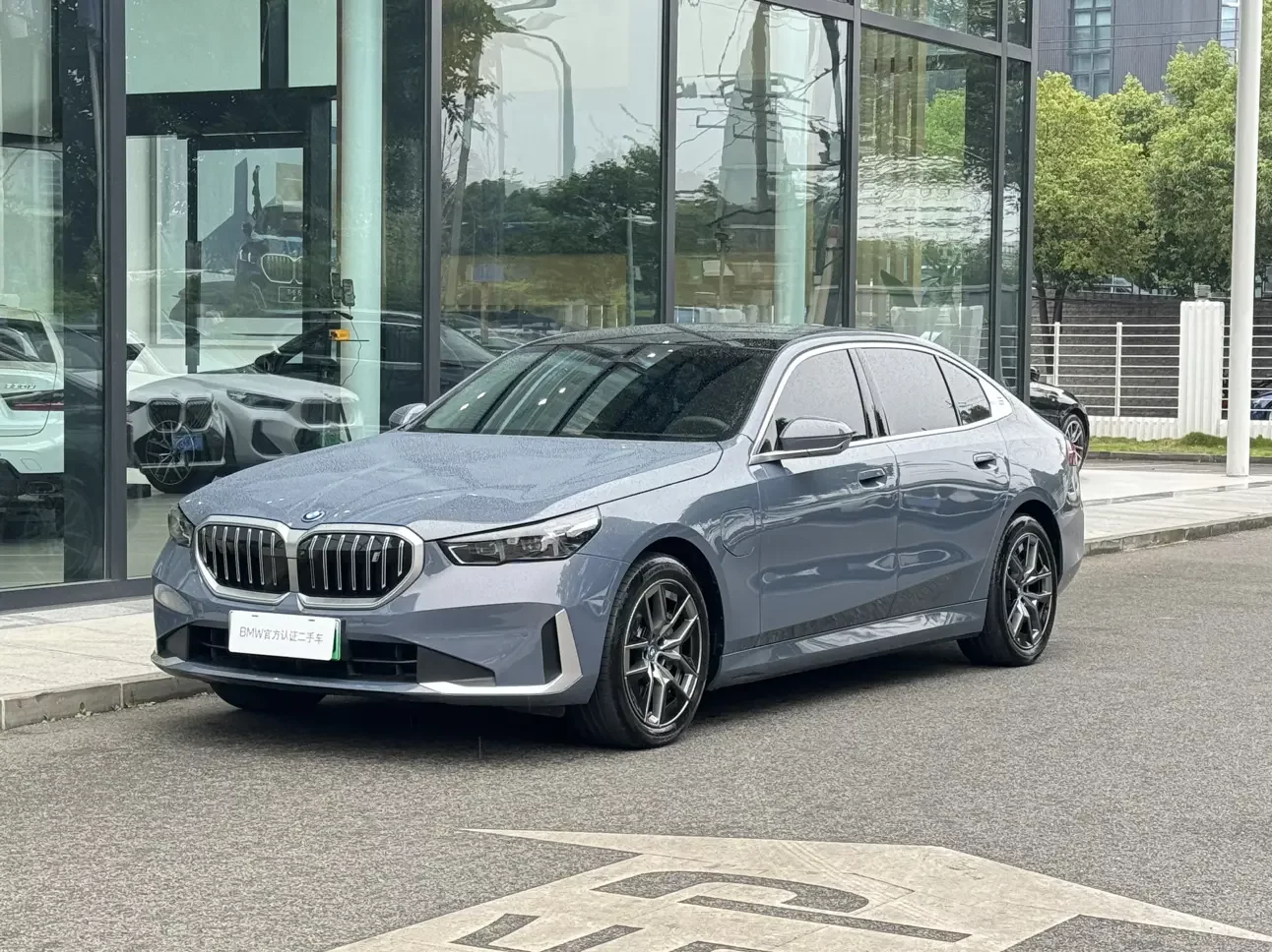 BMW i5