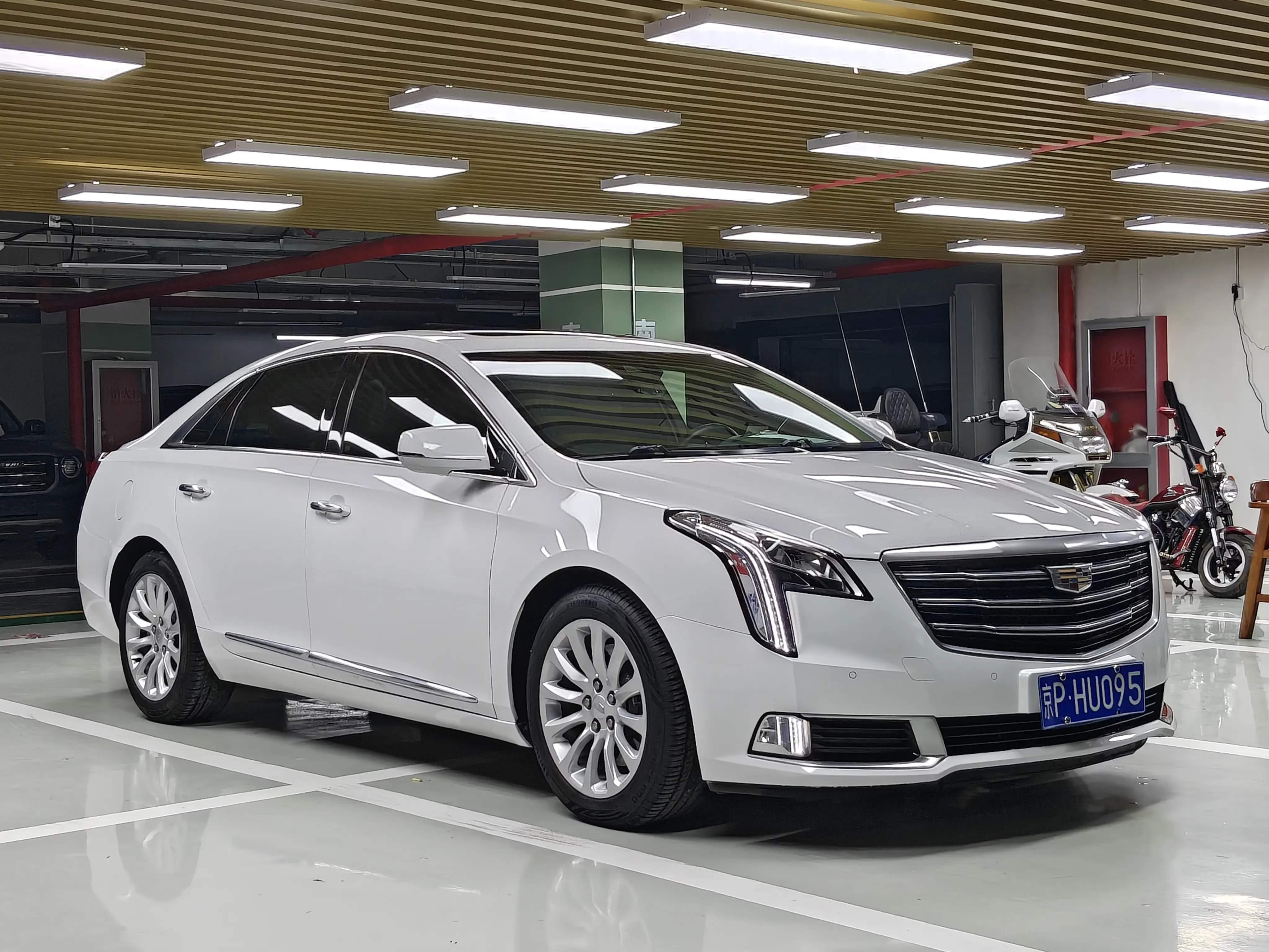 Cadillac XTS