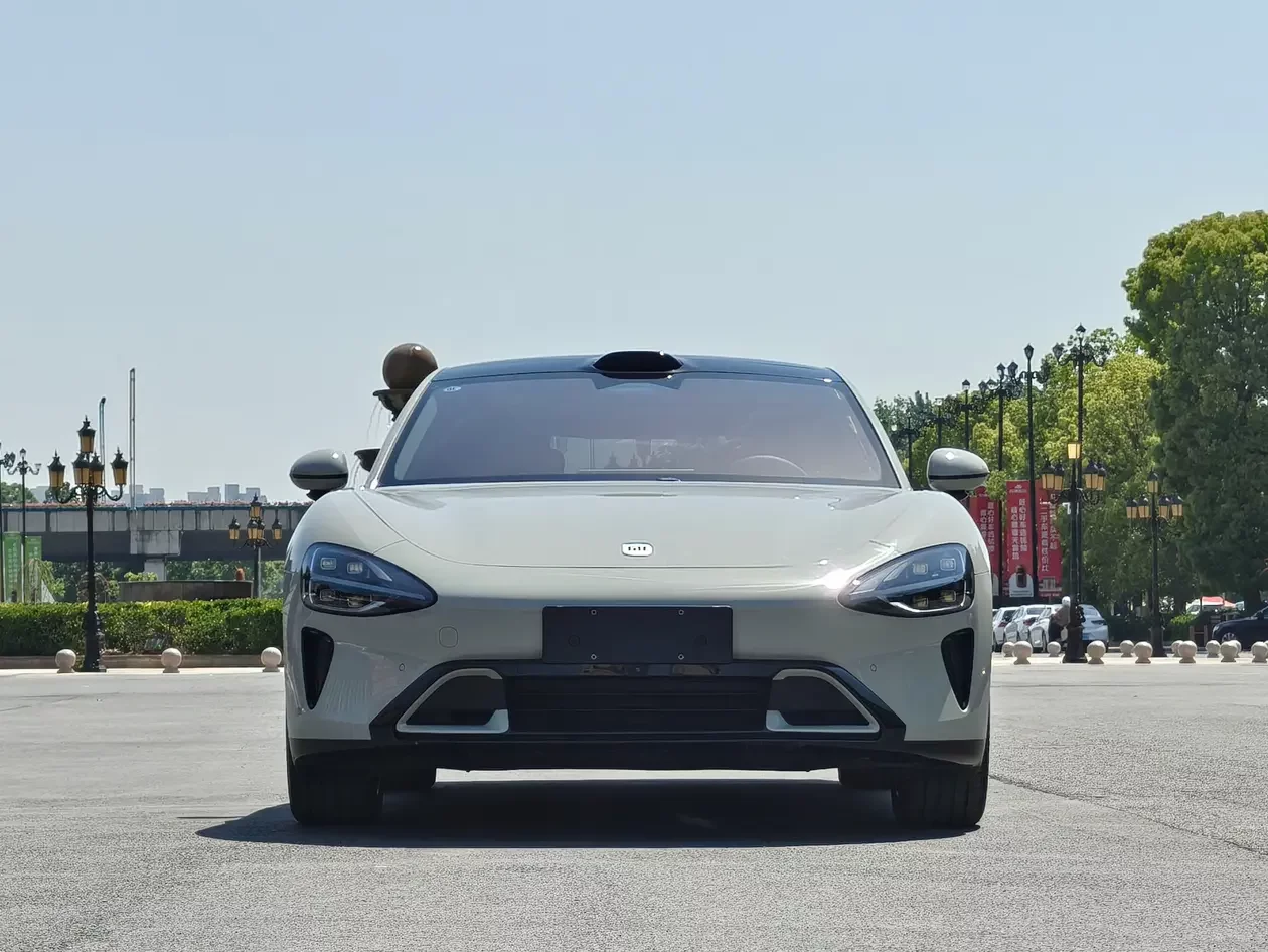 Xiaomi car Xiaomi SU7  из Китая