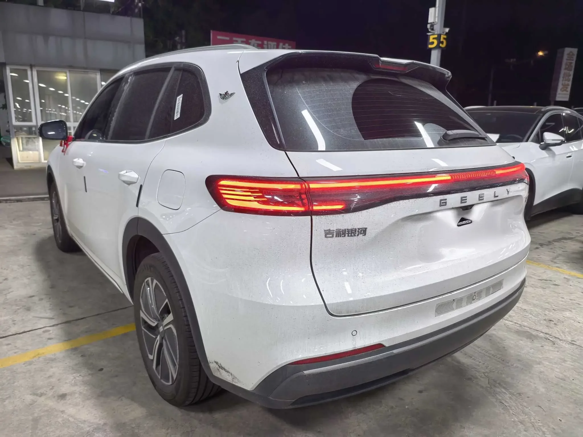 Geely Galaxy L7