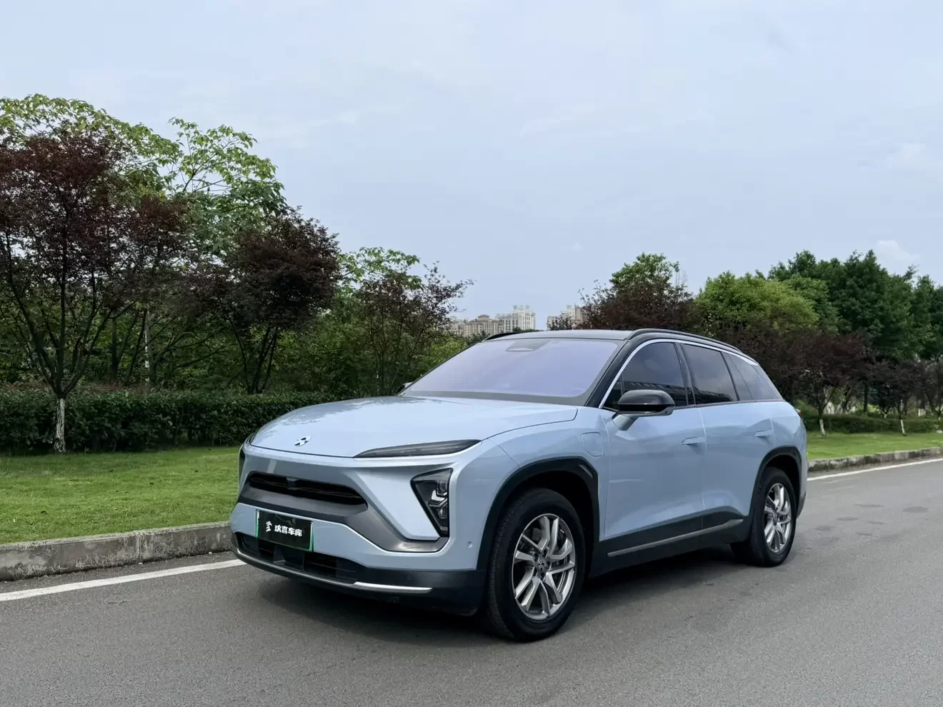 NIO ES6