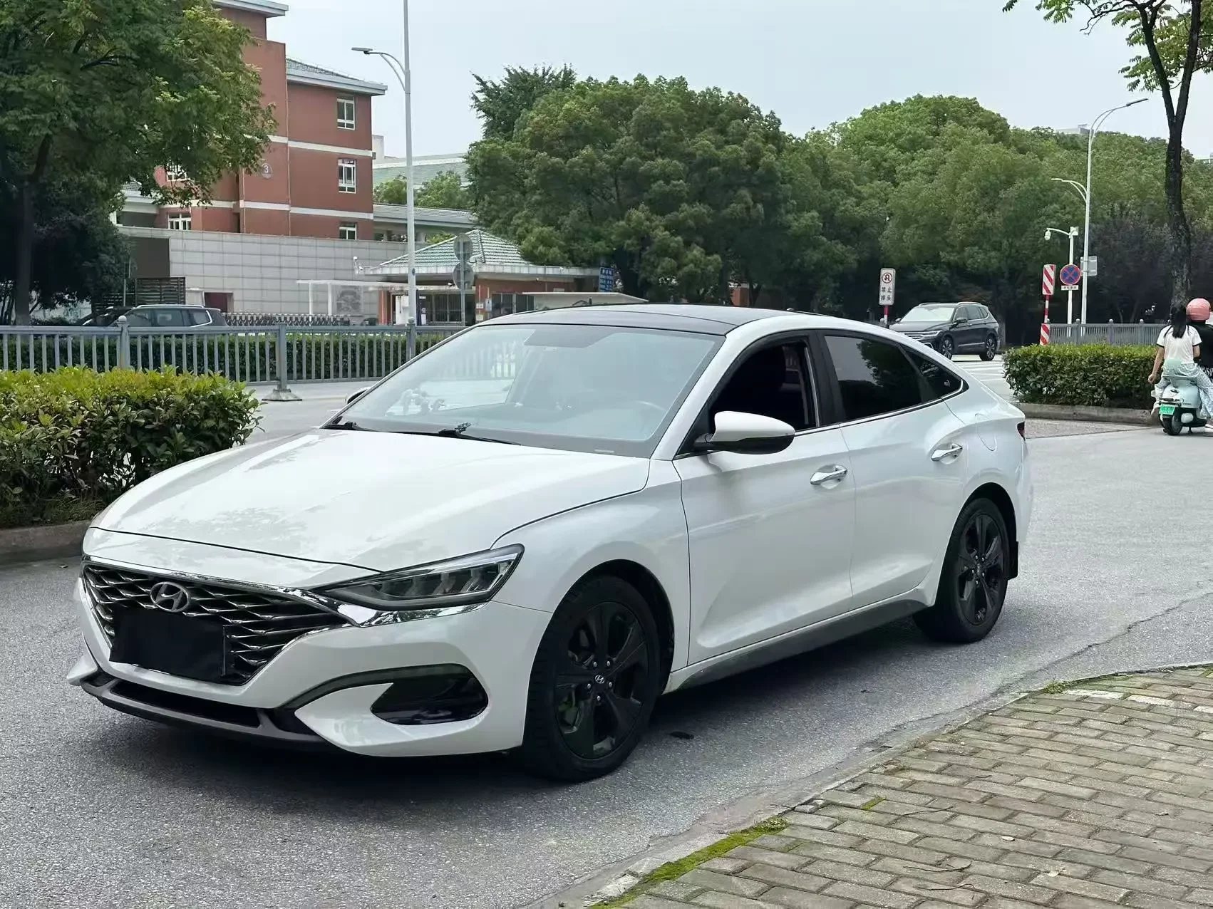 Hyundai Lafesta