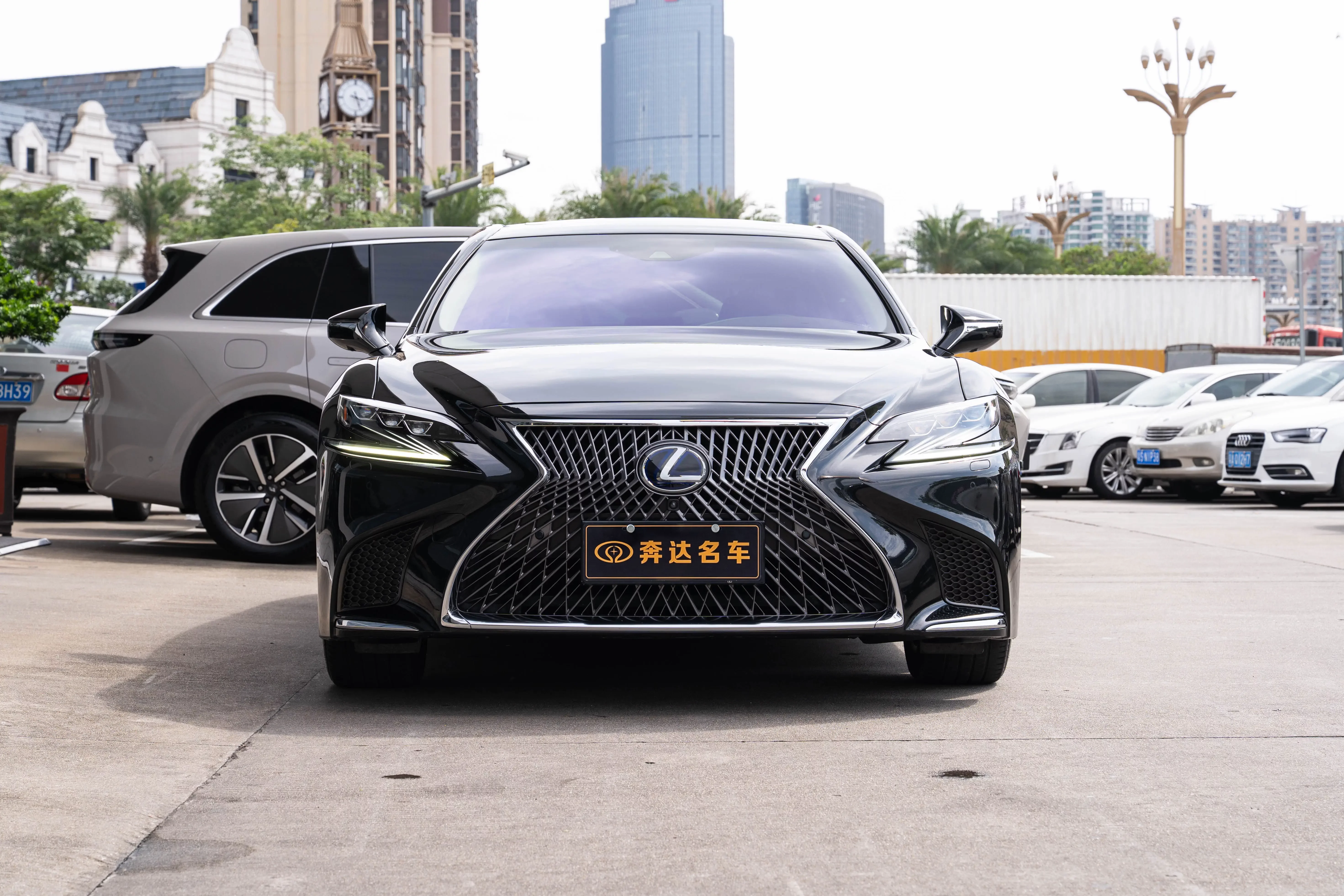 Lexus LS