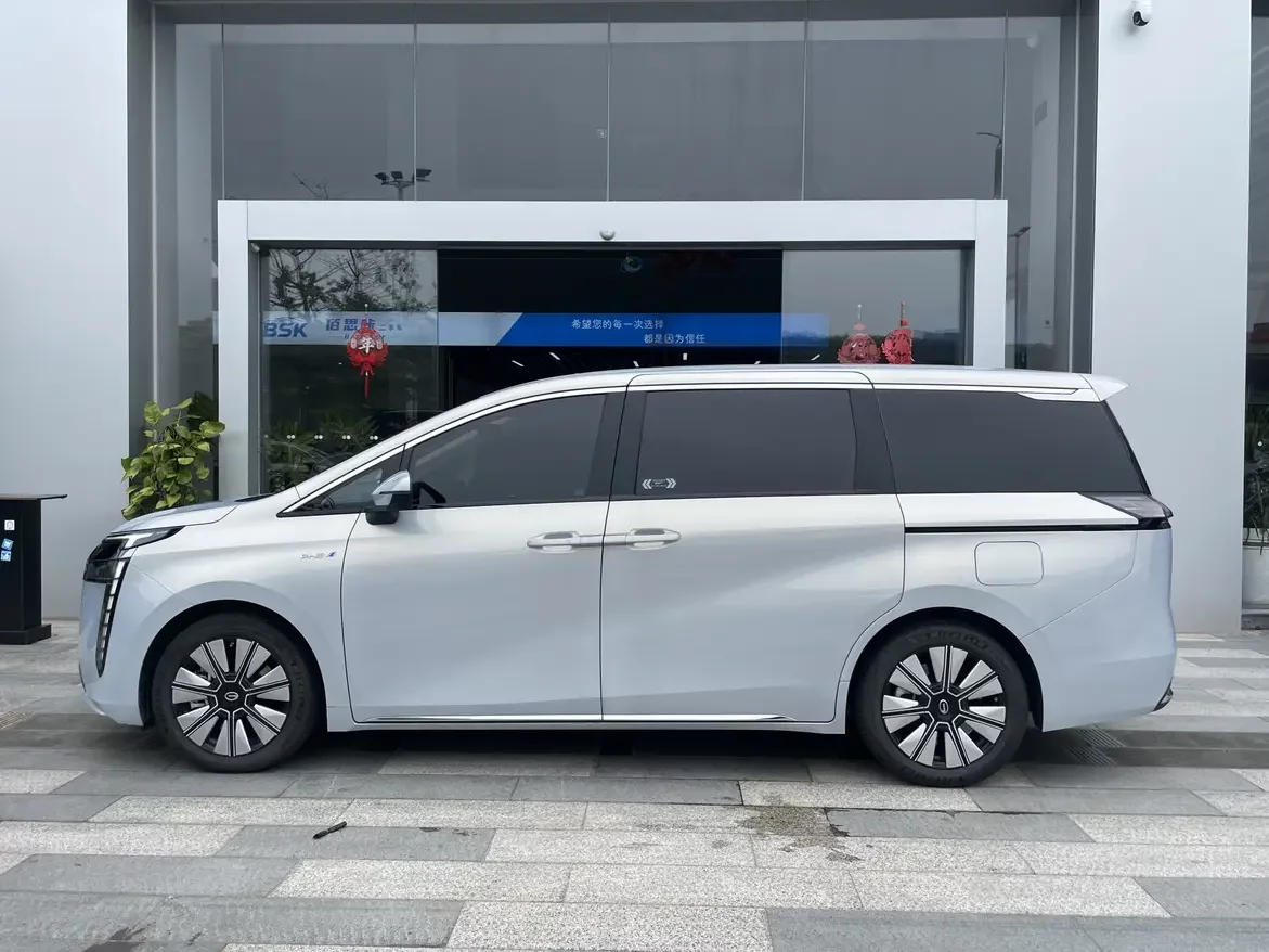 GAC Trumpchi E8 PHEV