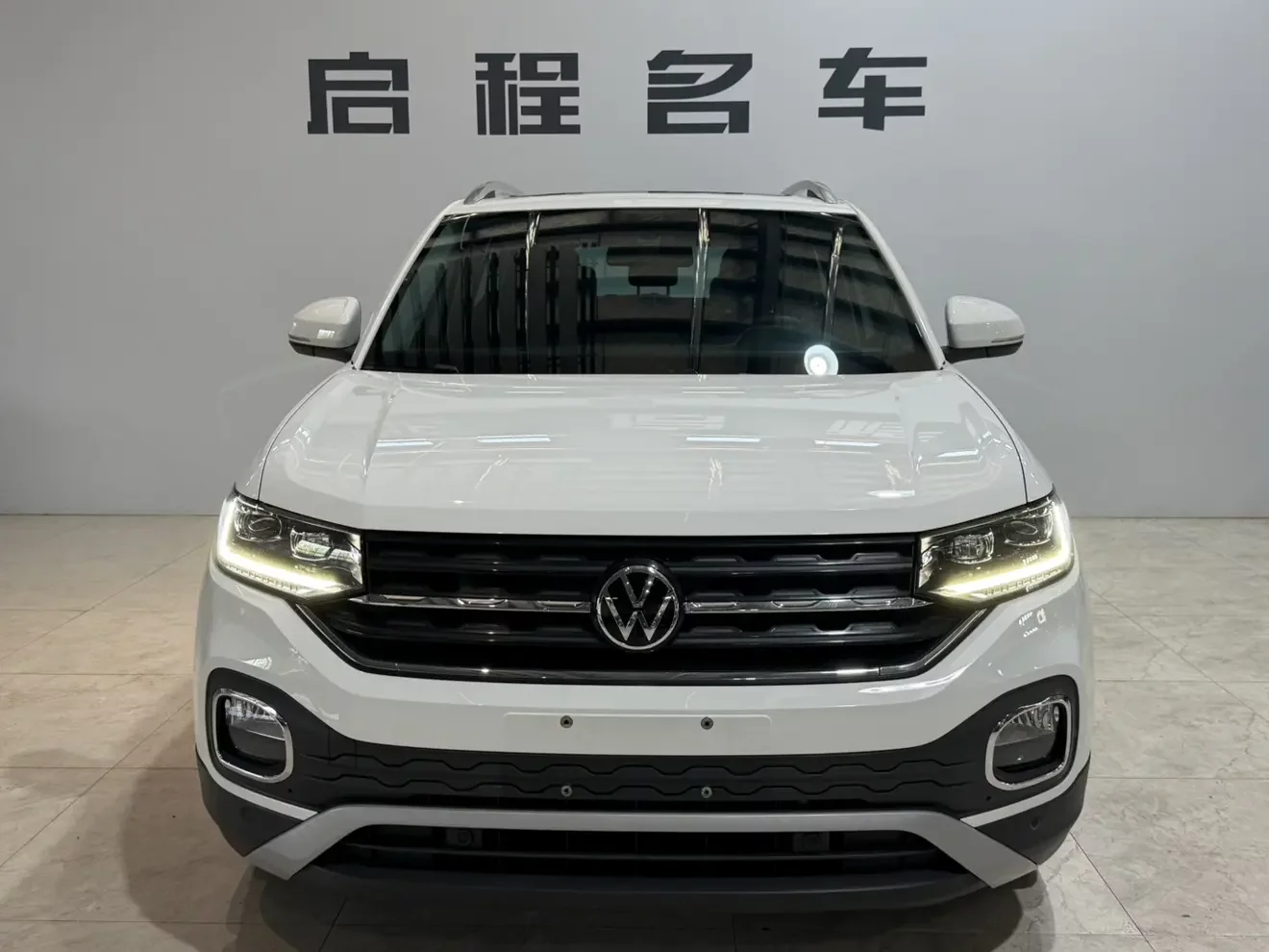 Volkswagen Explore the shadows