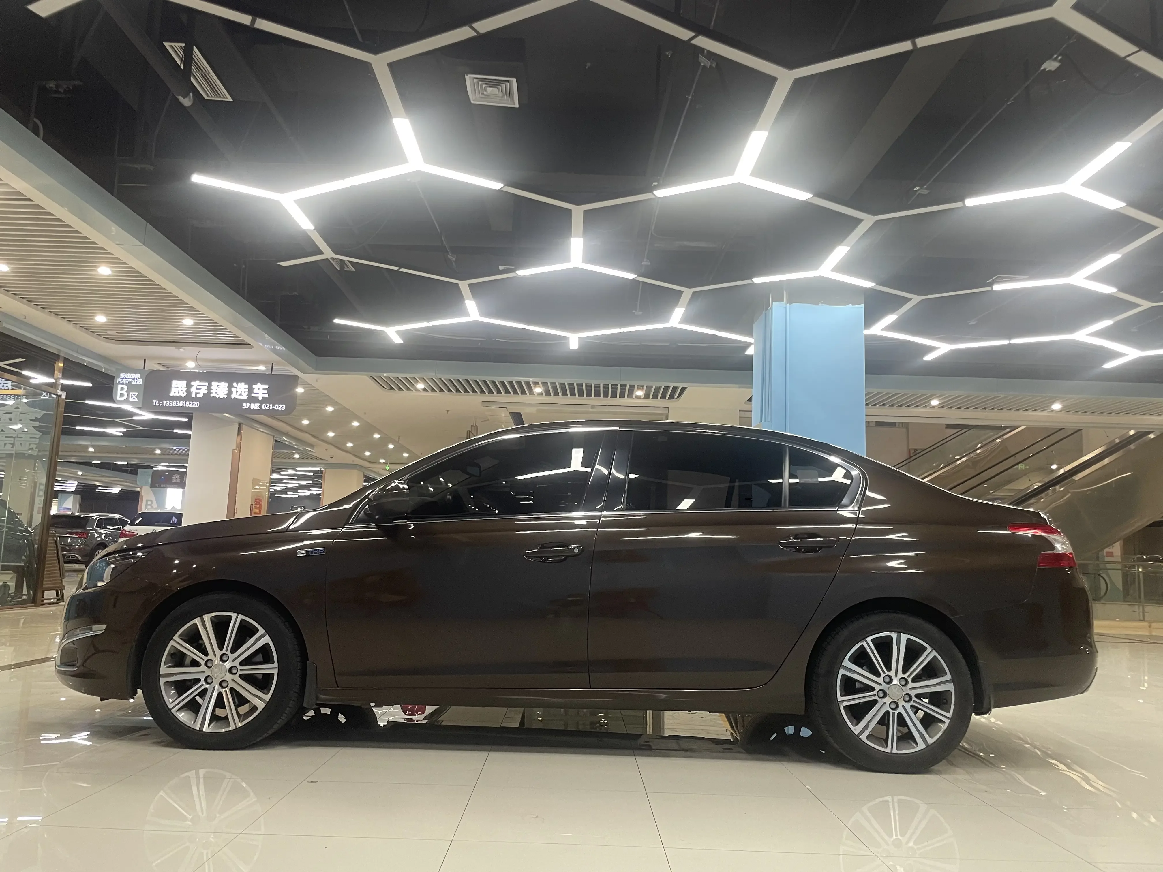 Peugeot 408