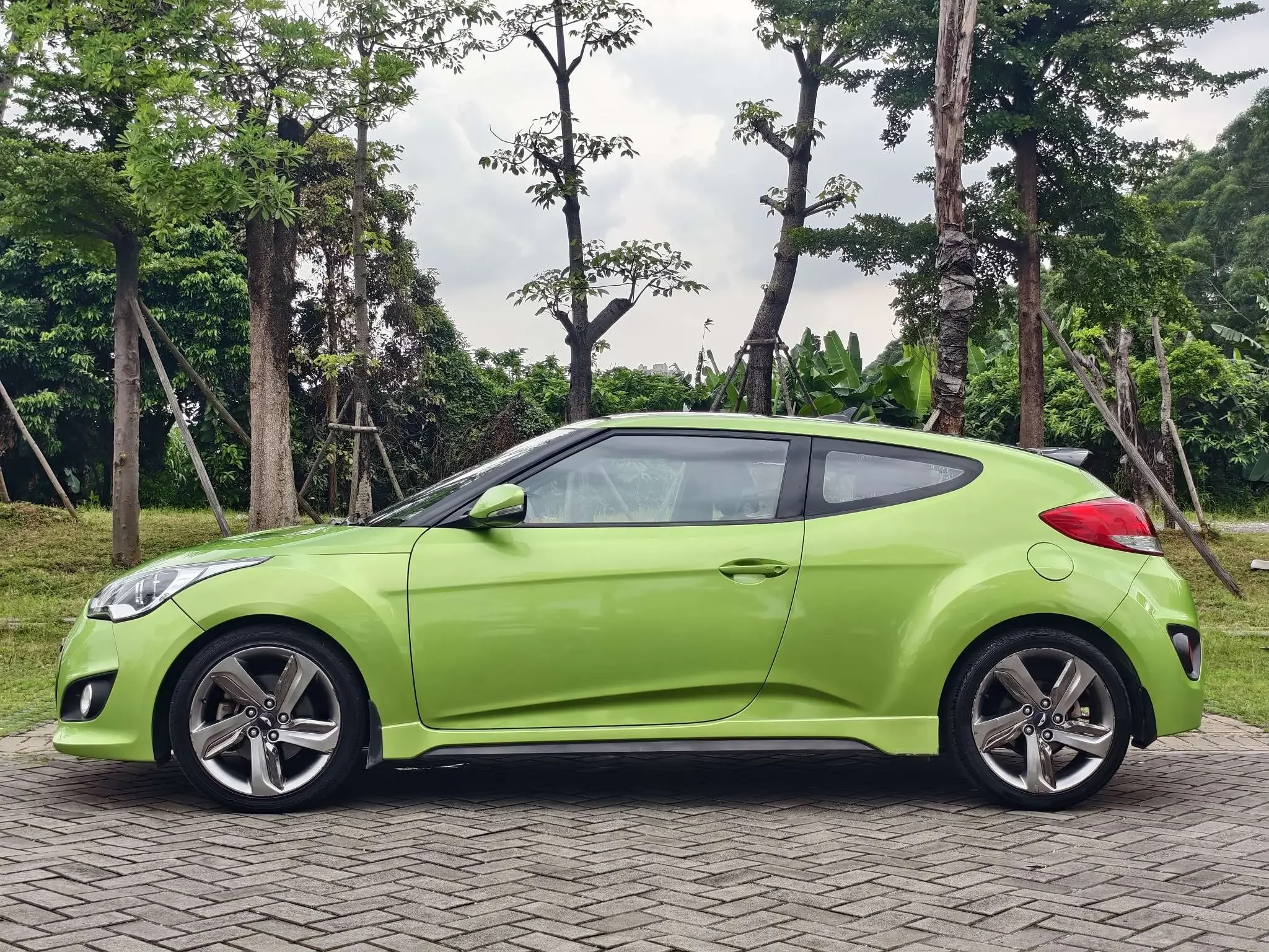 Hyundai Veloster