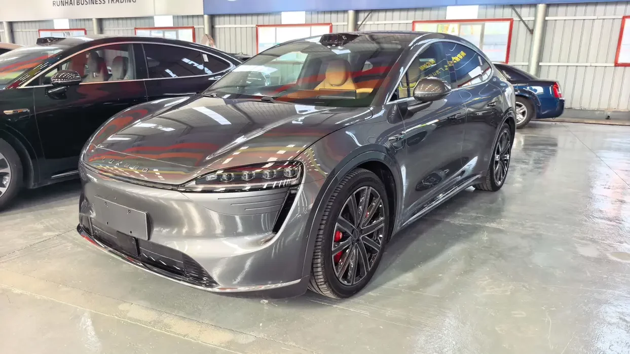 Luxeed Zhijie R7