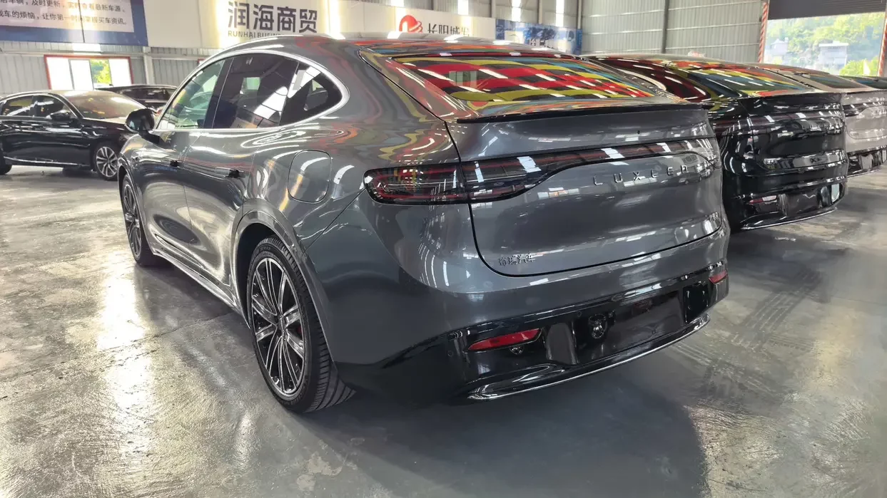 Luxeed Zhijie R7