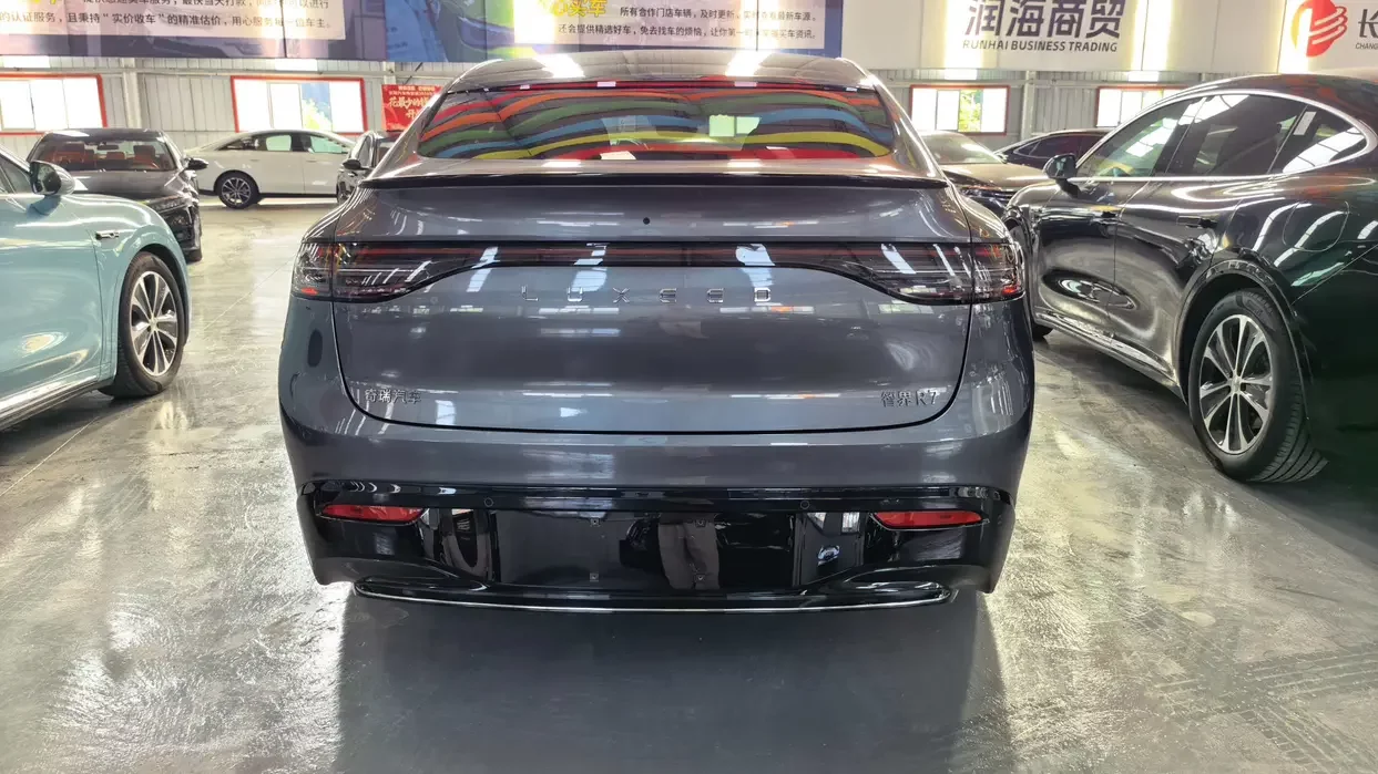 Luxeed Zhijie R7