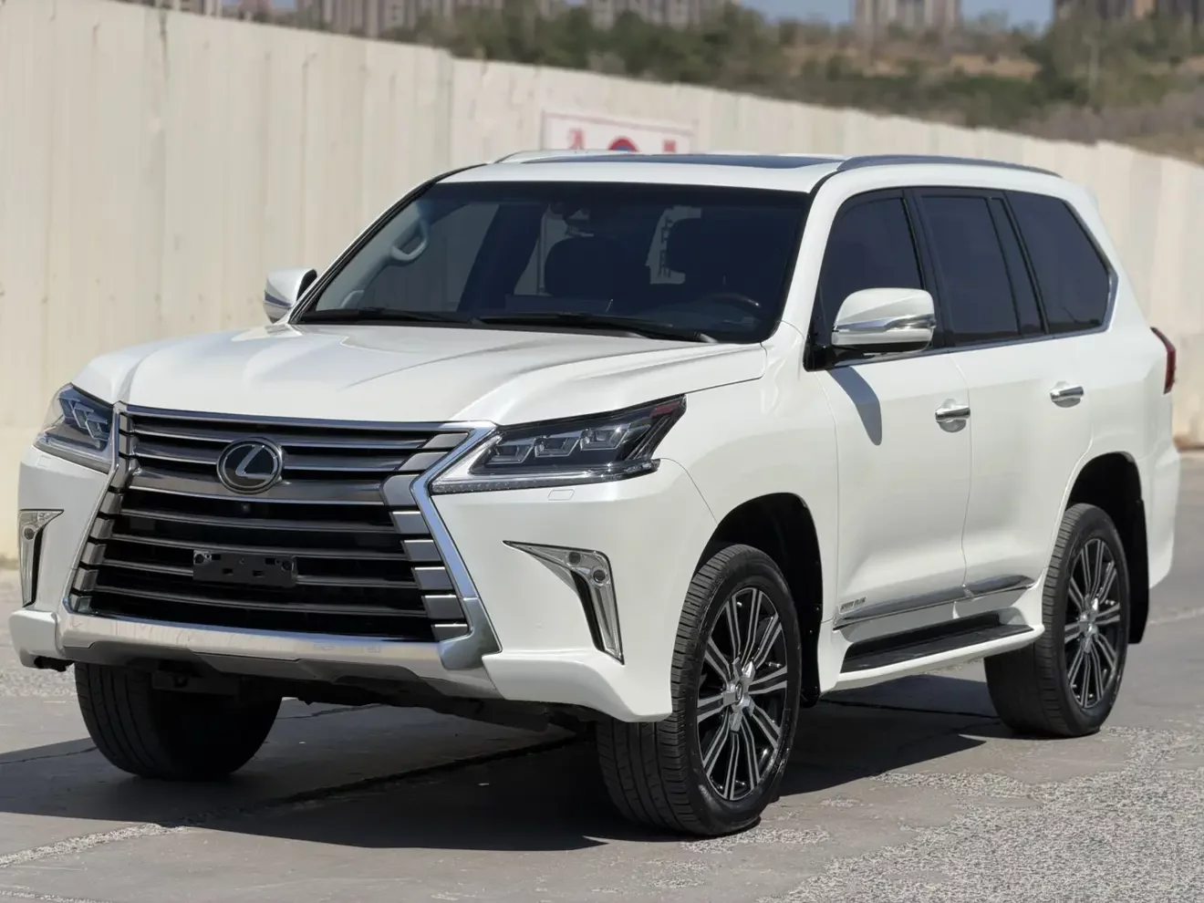 Lexus LX