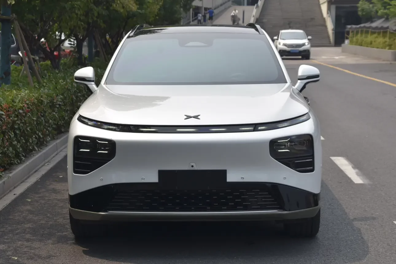 Xpeng G9
