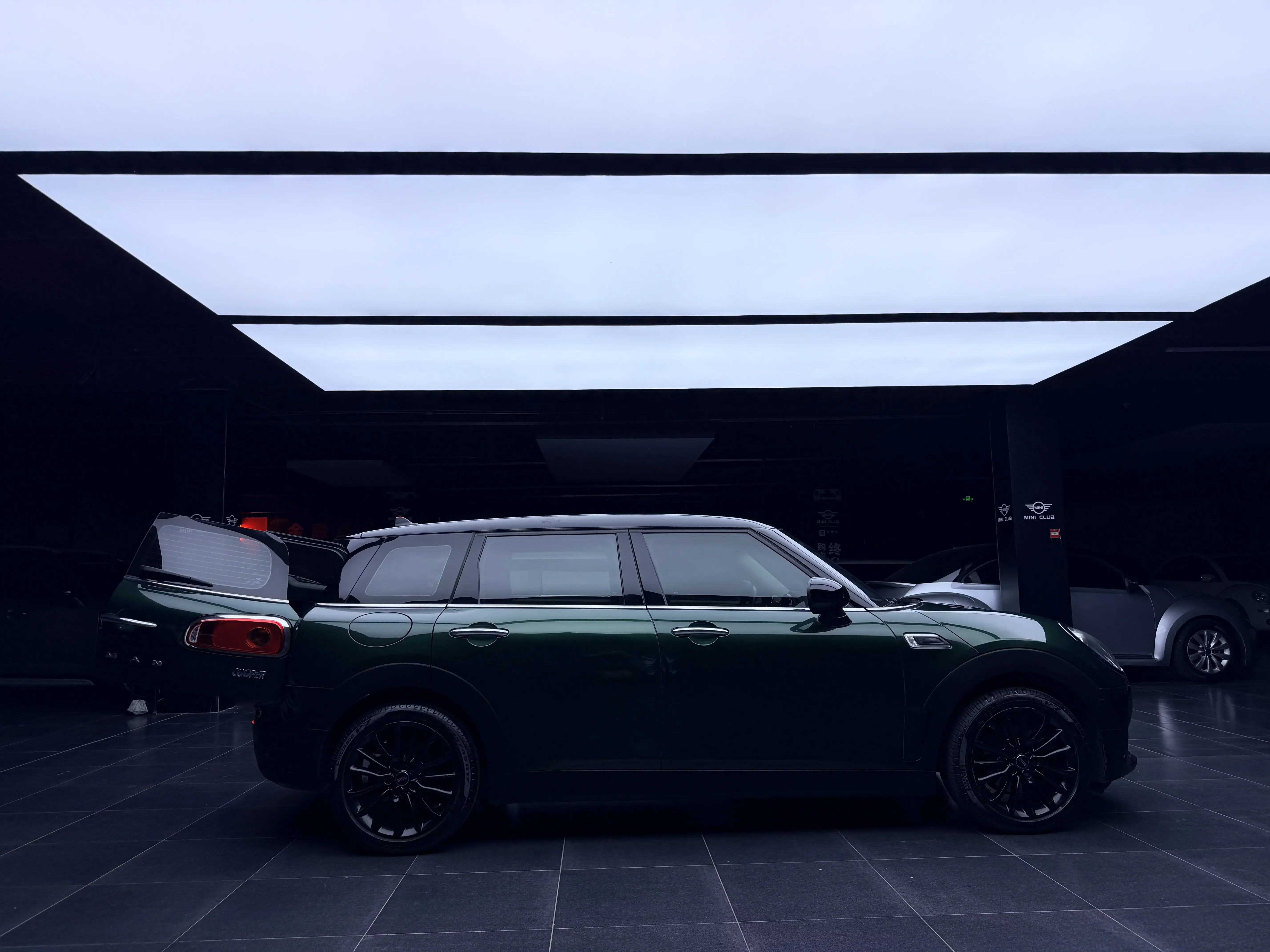 MINI CLUBMAN