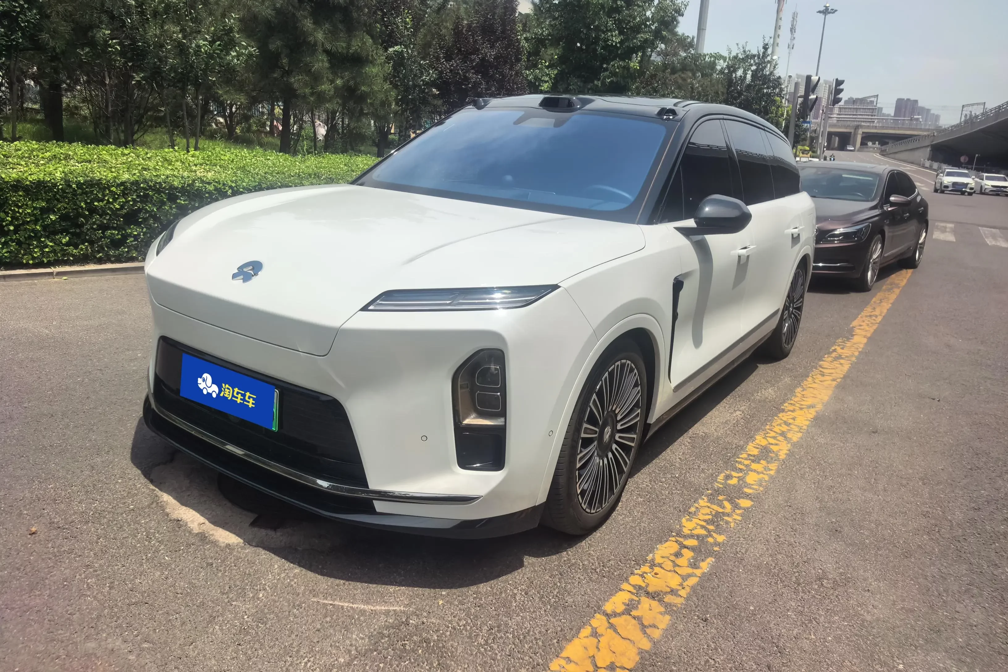 NIO ES8  из Китая