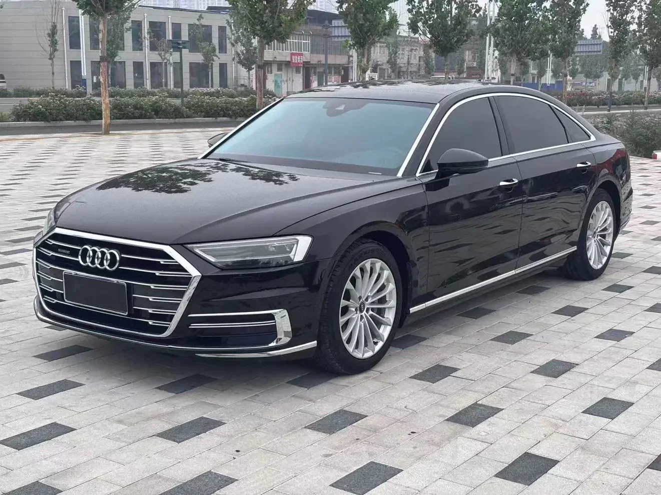 Audi A8