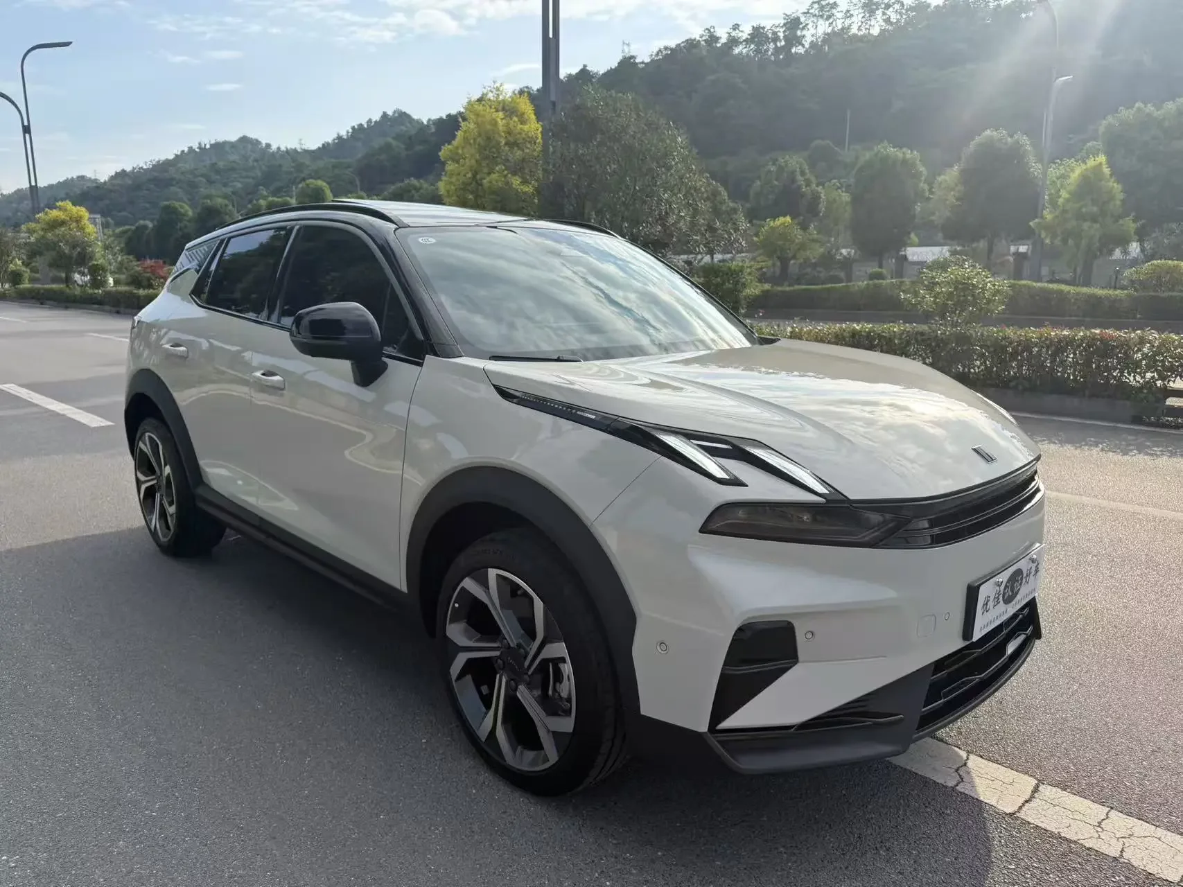 Lynk & Co 06
