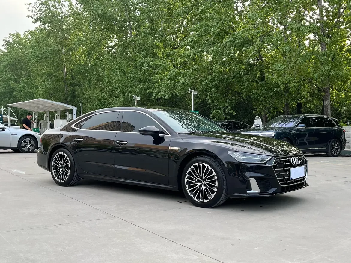Audi A7L