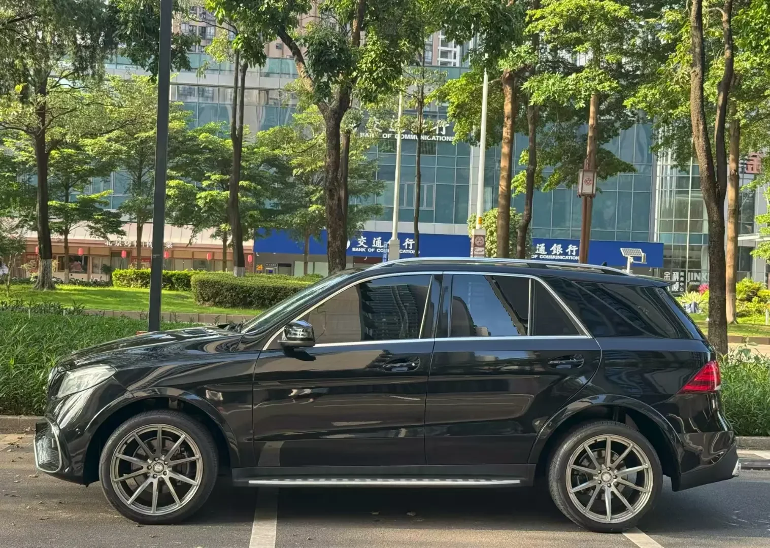 Mercedes-Benz GLE (Imported)