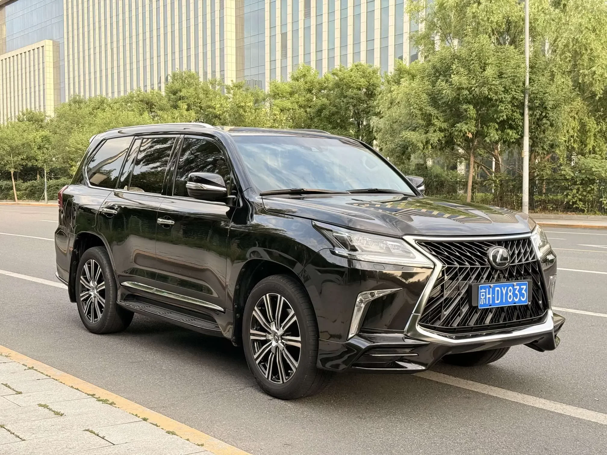 Lexus LX