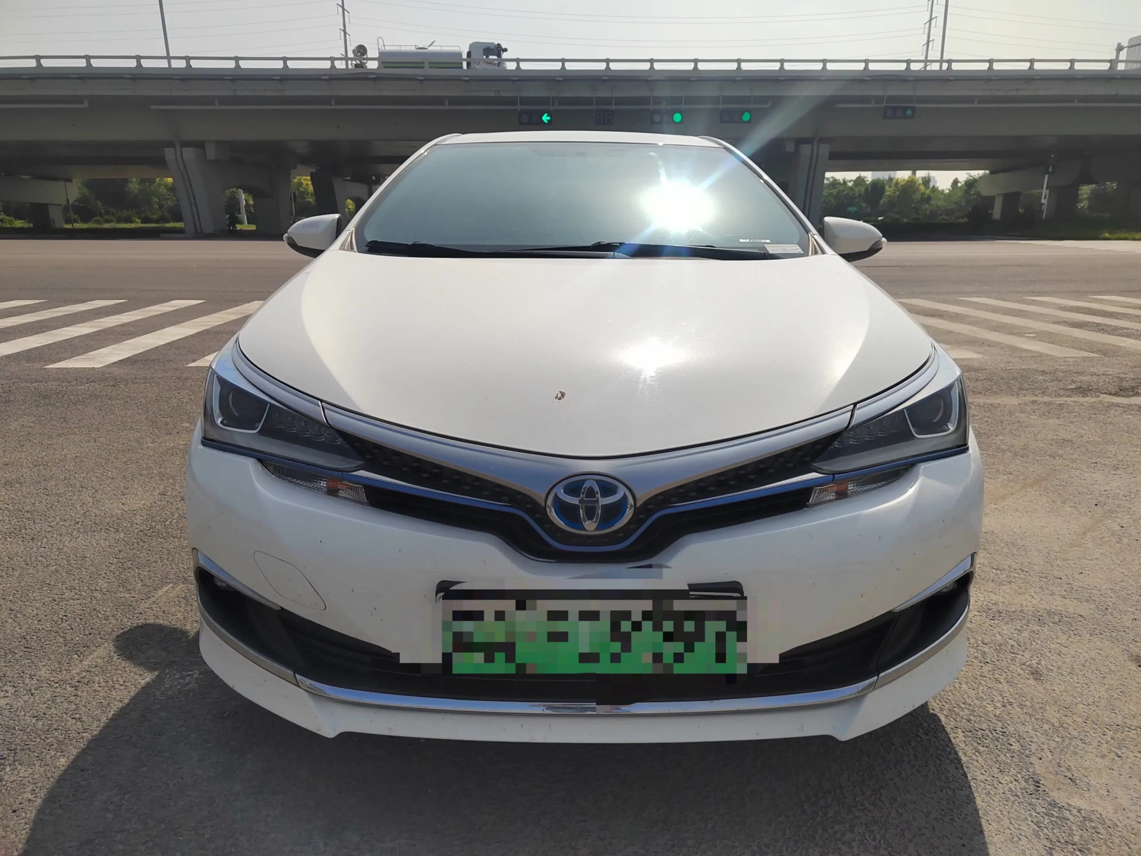 Toyota Corolla Dual Engine E+  из Китая