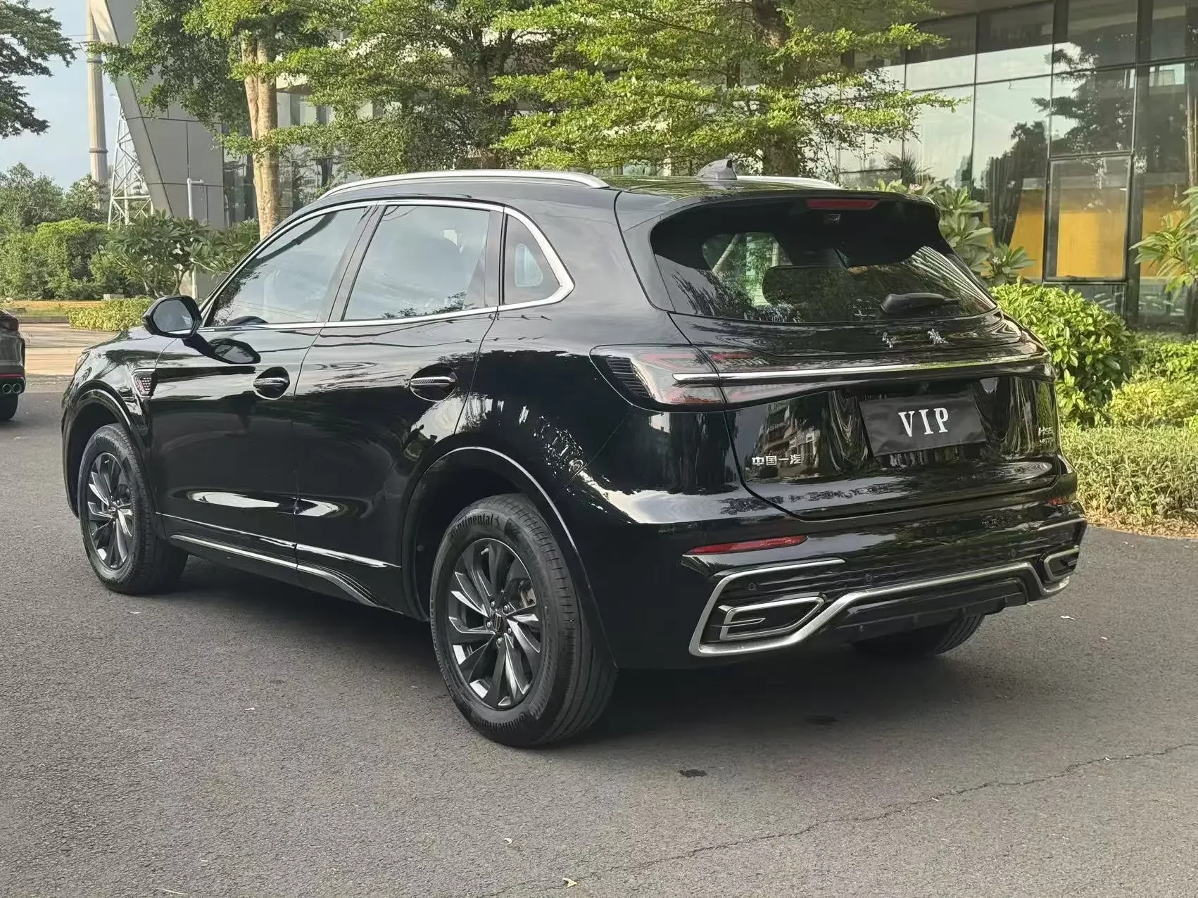 Hongqi HS5