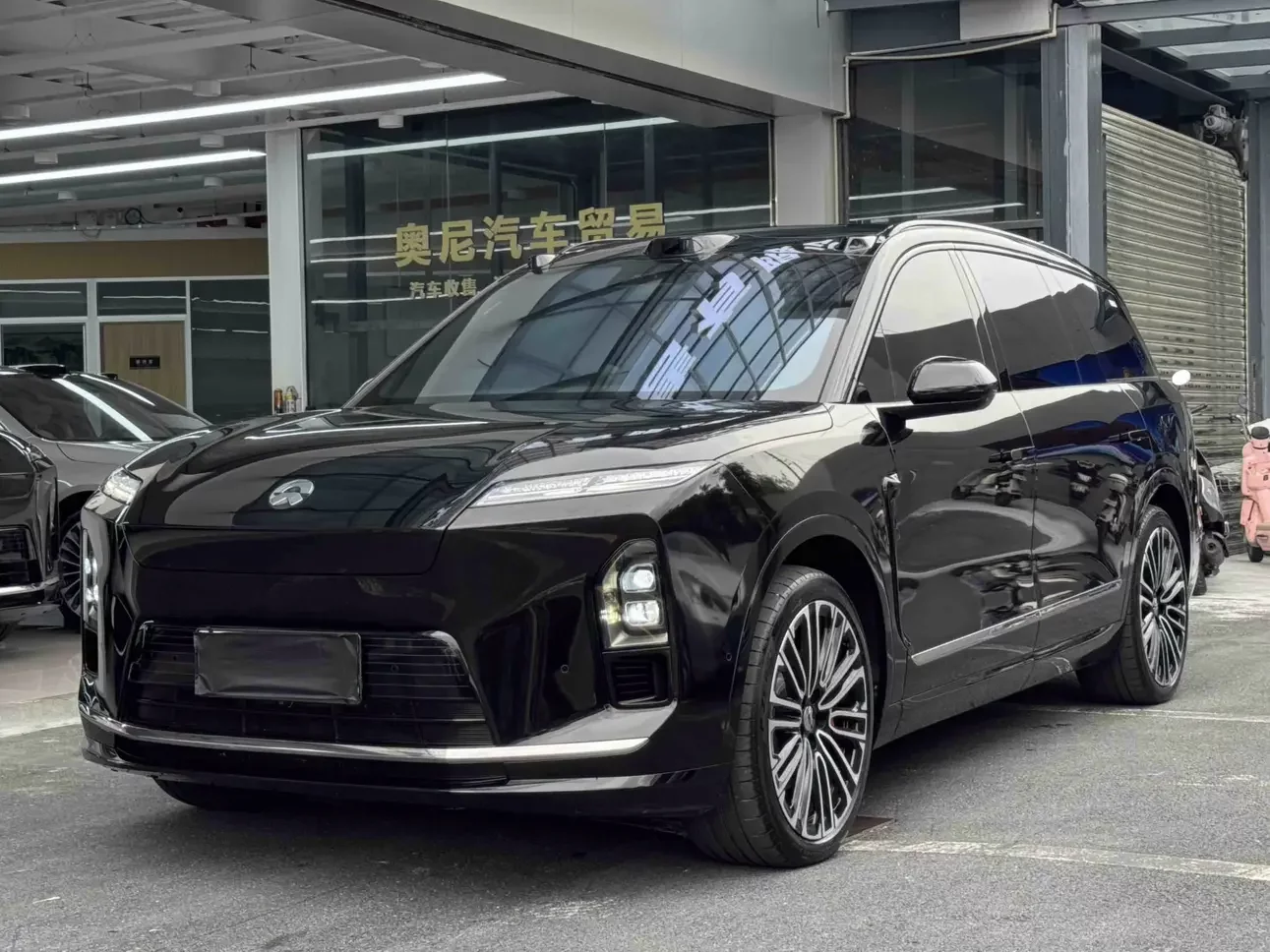 NIO ES8  из Китая