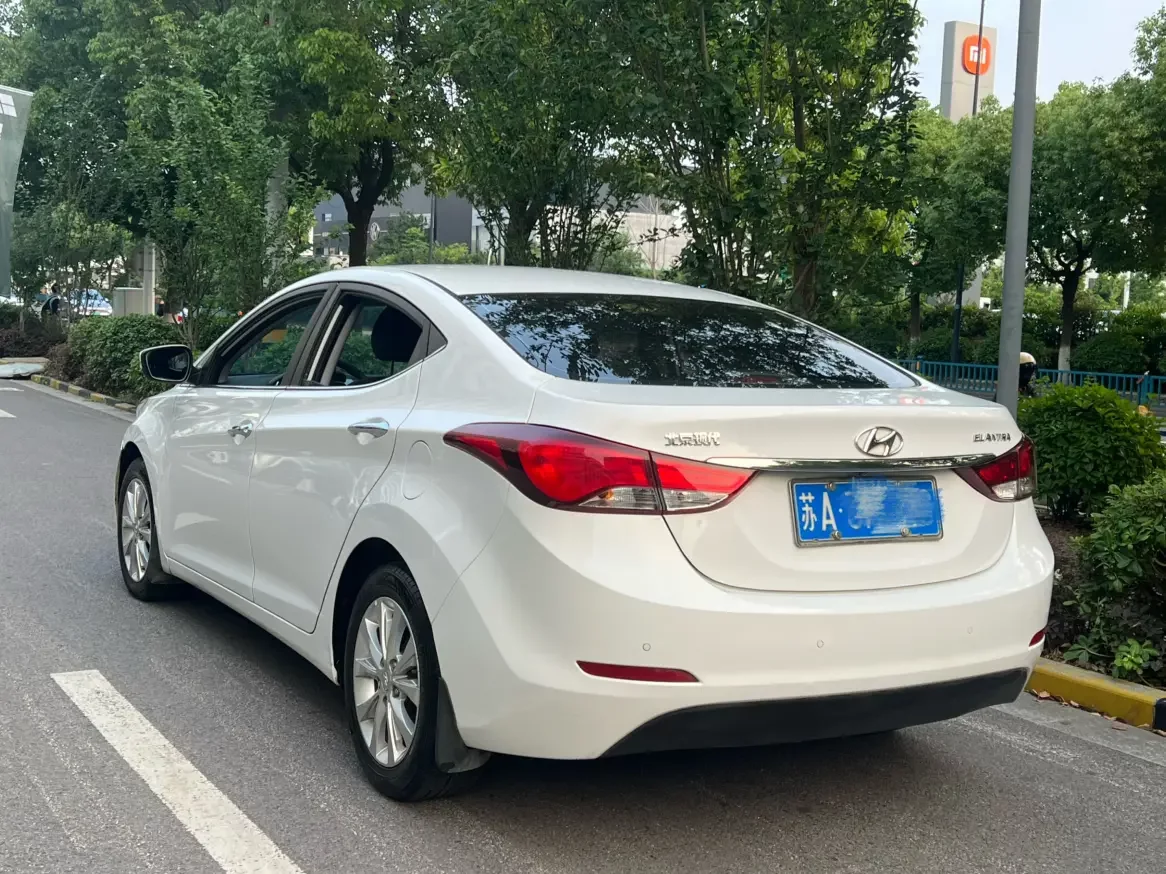 Hyundai Elantra