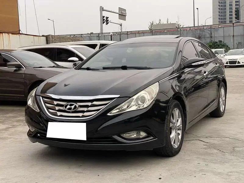 Hyundai sonata eight