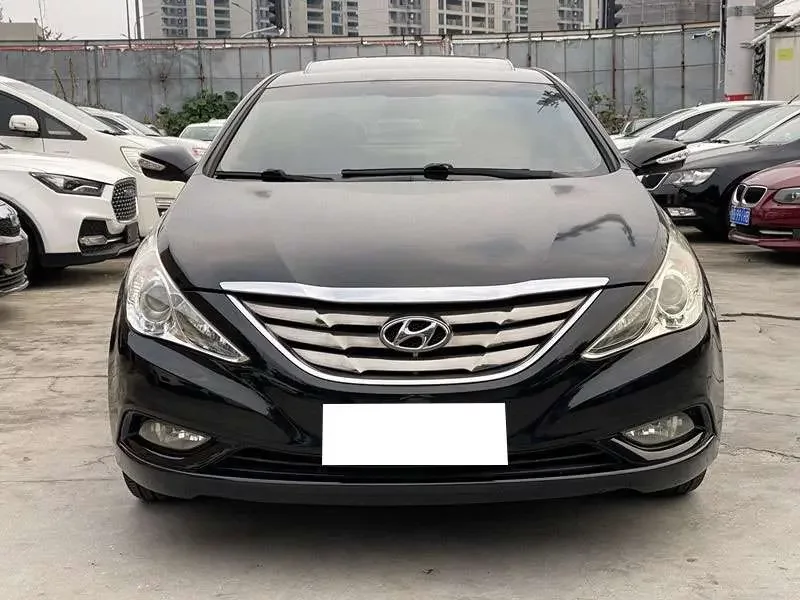 Hyundai sonata eight