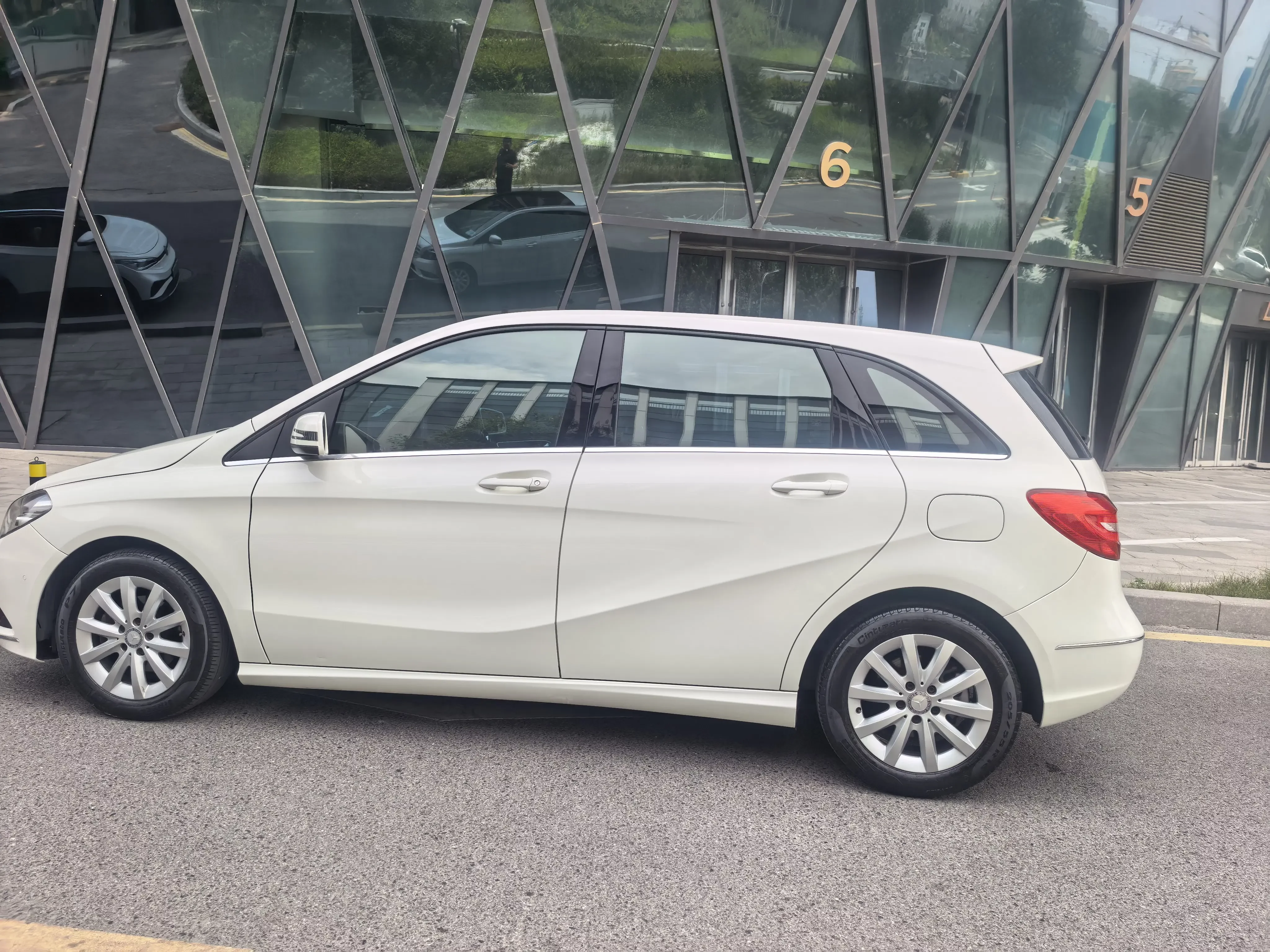 Mercedes-Benz B Class