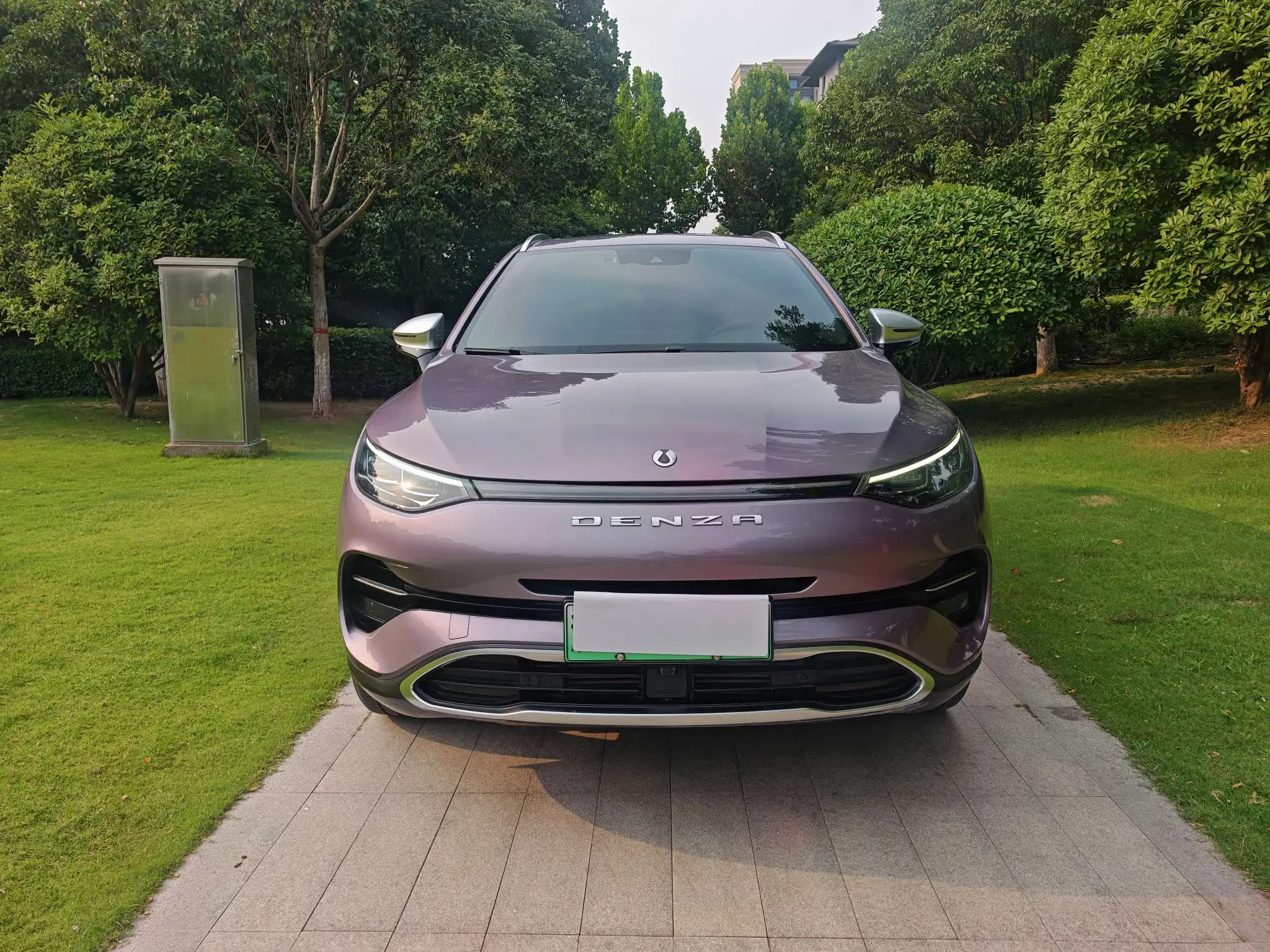 Denza X PHEV