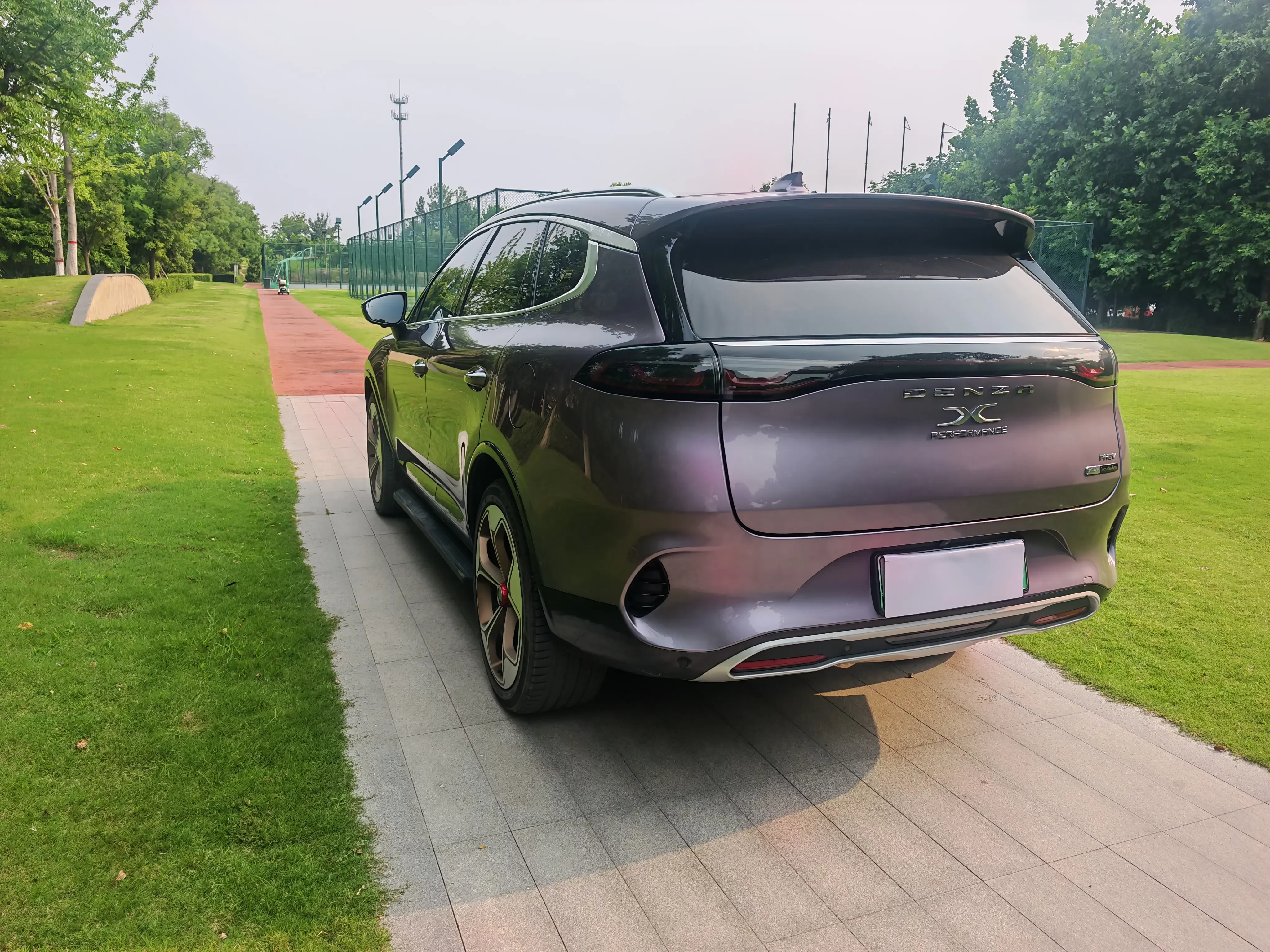 Denza X PHEV