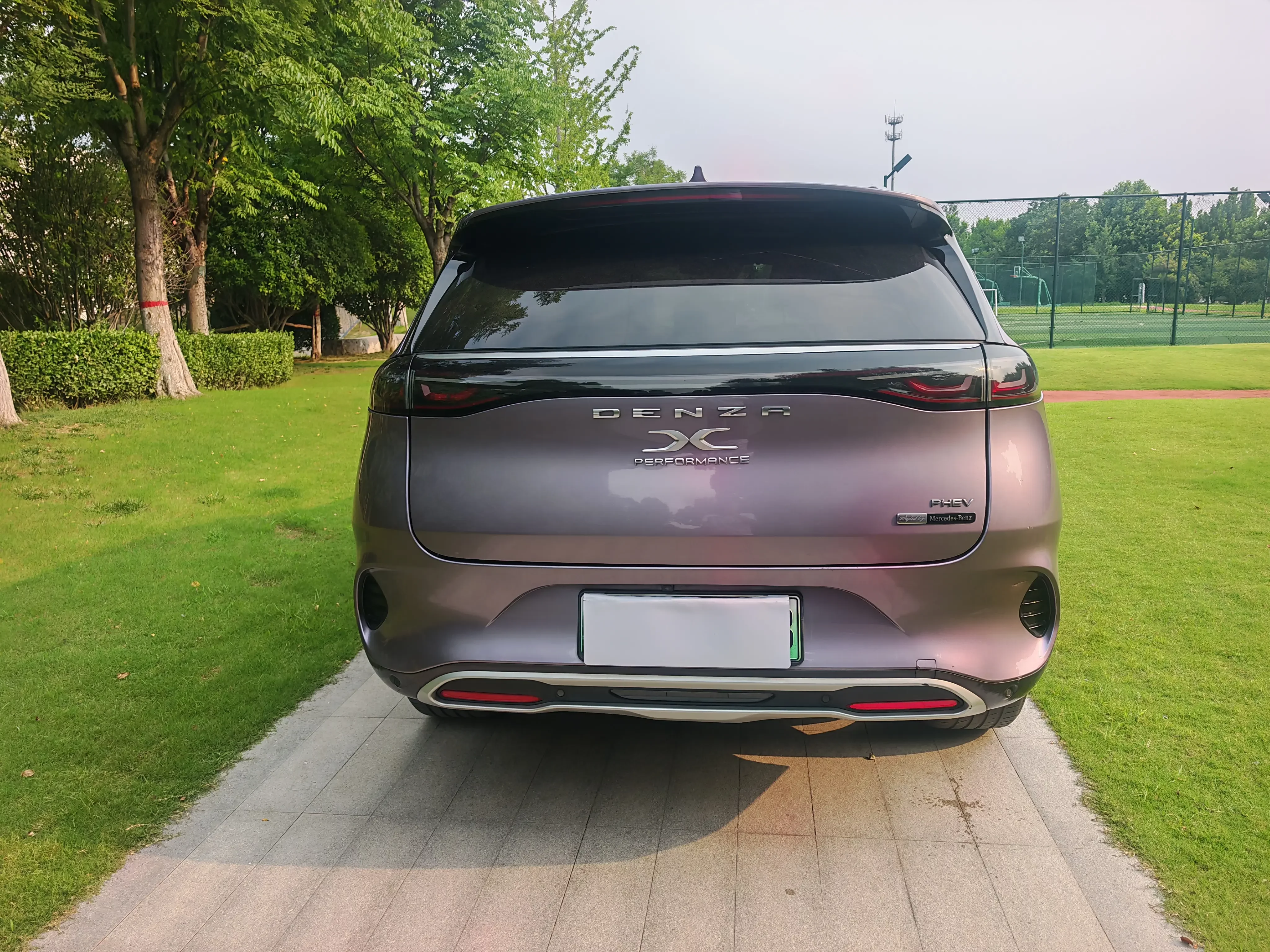 Denza X PHEV