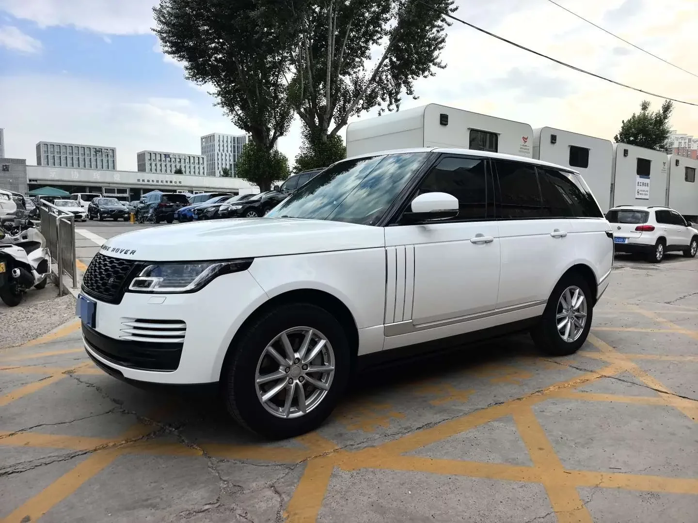 Land Rover range rover