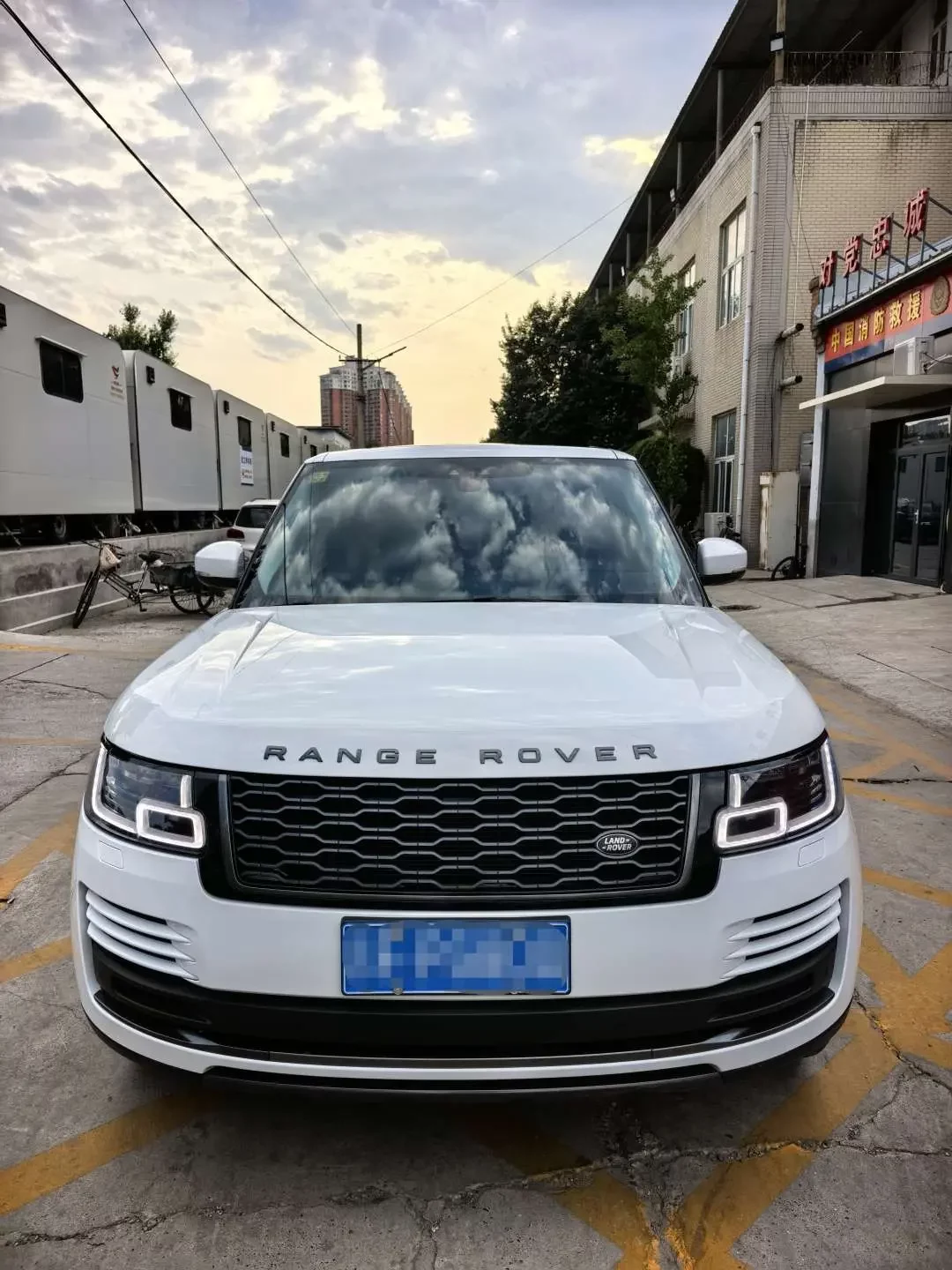 Land Rover range rover