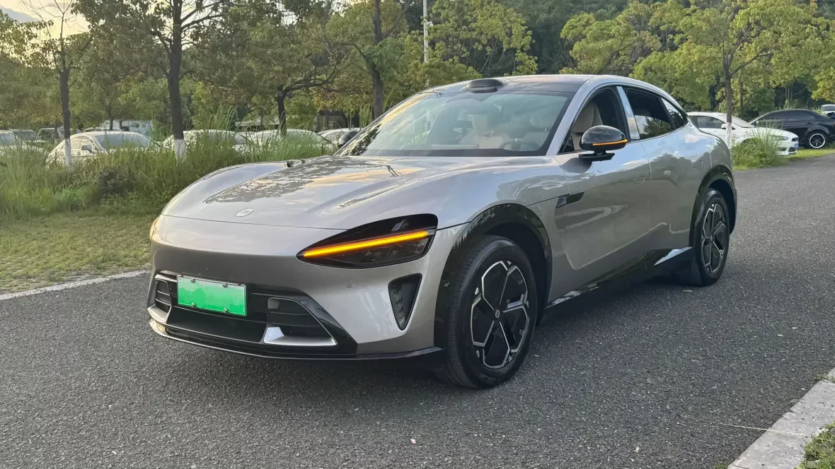 Xiaomi car Xiaomi YU7  из Китая